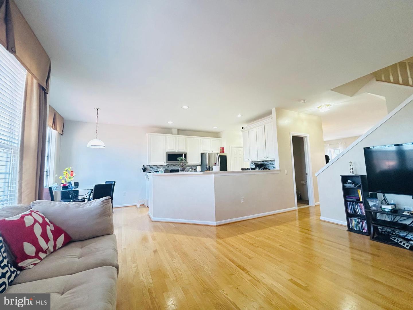 45798 MOUNTAIN PINE SQ, STERLING, Virginia 20166, 3 Bedrooms Bedrooms, ,3 BathroomsBathrooms,Residential,For sale,45798 MOUNTAIN PINE SQ,VALO2116876 MLS # VALO2116876