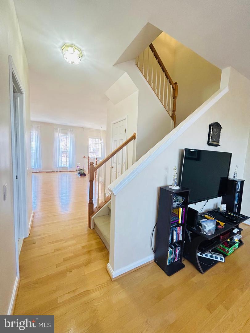 45798 MOUNTAIN PINE SQ, STERLING, Virginia 20166, 3 Bedrooms Bedrooms, ,3 BathroomsBathrooms,Residential,For sale,45798 MOUNTAIN PINE SQ,VALO2116876 MLS # VALO2116876