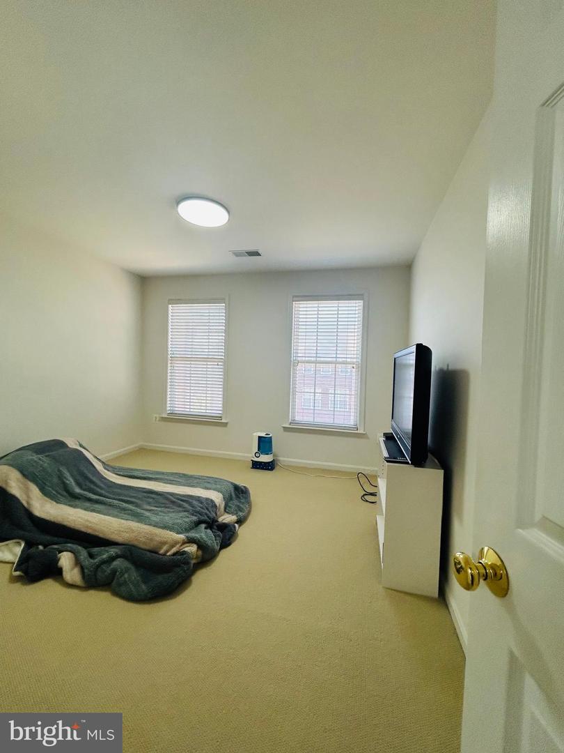 45798 MOUNTAIN PINE SQ, STERLING, Virginia 20166, 3 Bedrooms Bedrooms, ,3 BathroomsBathrooms,Residential,For sale,45798 MOUNTAIN PINE SQ,VALO2116876 MLS # VALO2116876