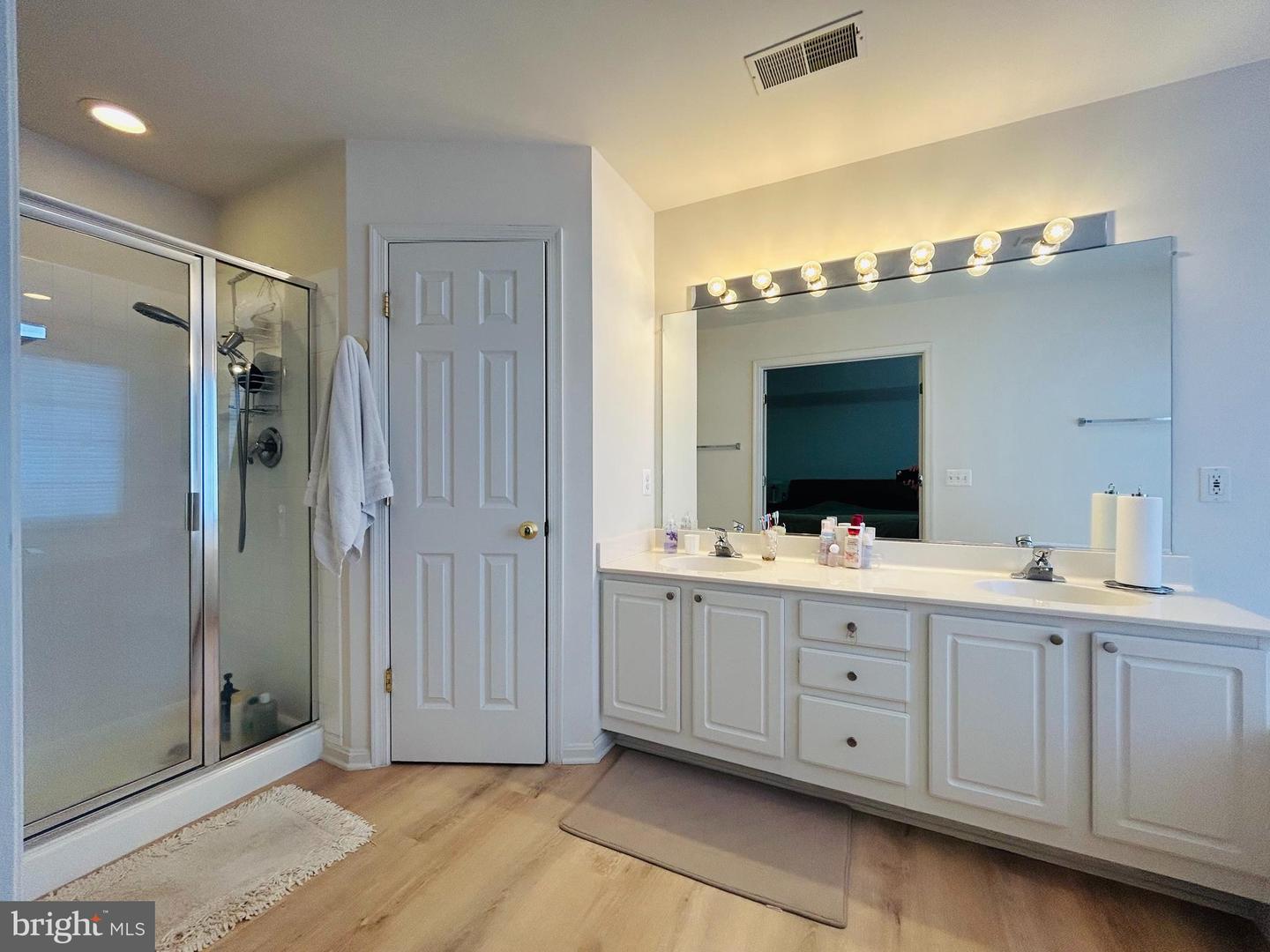 45798 MOUNTAIN PINE SQ, STERLING, Virginia 20166, 3 Bedrooms Bedrooms, ,3 BathroomsBathrooms,Residential,For sale,45798 MOUNTAIN PINE SQ,VALO2116876 MLS # VALO2116876