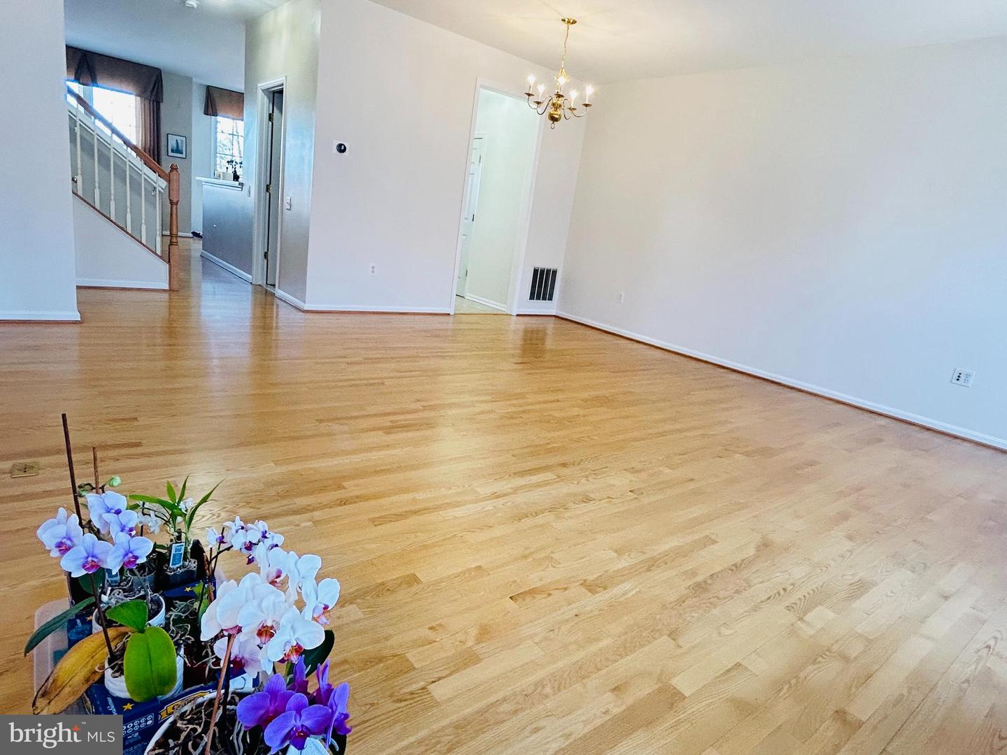 45798 MOUNTAIN PINE SQ, STERLING, Virginia 20166, 3 Bedrooms Bedrooms, ,3 BathroomsBathrooms,Residential,For sale,45798 MOUNTAIN PINE SQ,VALO2116876 MLS # VALO2116876