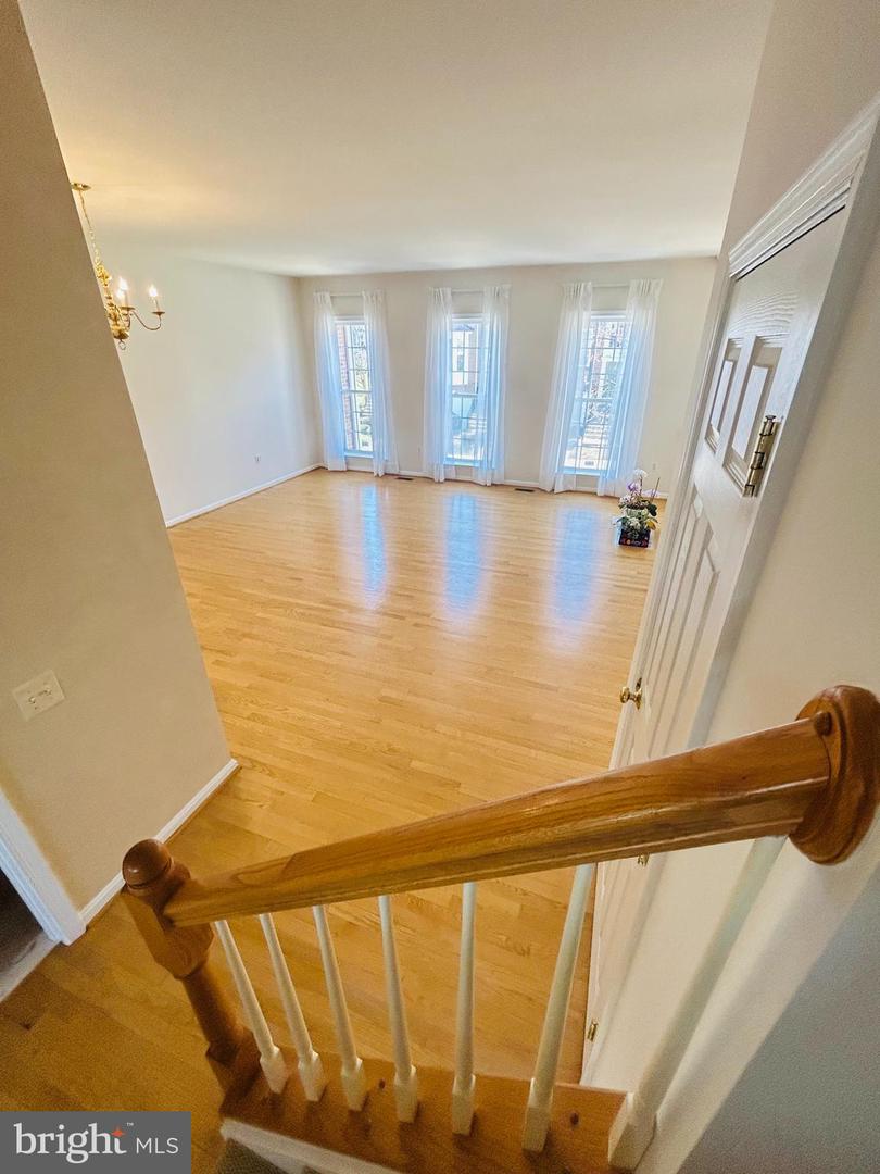 45798 MOUNTAIN PINE SQ, STERLING, Virginia 20166, 3 Bedrooms Bedrooms, ,3 BathroomsBathrooms,Residential,For sale,45798 MOUNTAIN PINE SQ,VALO2116876 MLS # VALO2116876