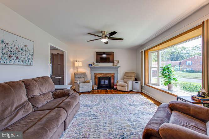 5004 LARNO DR, ALEXANDRIA, Virginia 22310, 4 Bedrooms Bedrooms, ,2 BathroomsBathrooms,Residential,For sale,5004 LARNO DR,VAFX2293466 MLS # VAFX2293466 5004 LARNO DR, ALEXANDRIA, Virginia 22310, 4 Bedrooms Bedrooms, ,2 BathroomsBathrooms,Residential,For sale,5004 LARNO DR,VAFX2293466 MLS # VAFX2293466