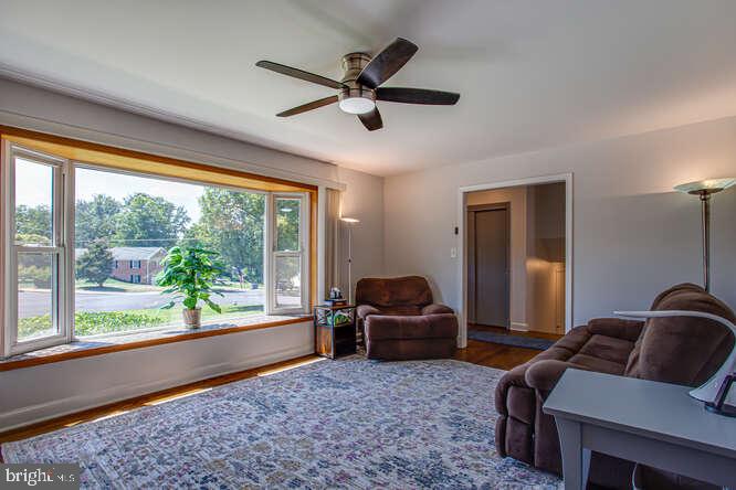 5004 LARNO DR, ALEXANDRIA, Virginia 22310, 4 Bedrooms Bedrooms, ,2 BathroomsBathrooms,Residential,For sale,5004 LARNO DR,VAFX2293466 MLS # VAFX2293466 5004 LARNO DR, ALEXANDRIA, Virginia 22310, 4 Bedrooms Bedrooms, ,2 BathroomsBathrooms,Residential,For sale,5004 LARNO DR,VAFX2293466 MLS # VAFX2293466