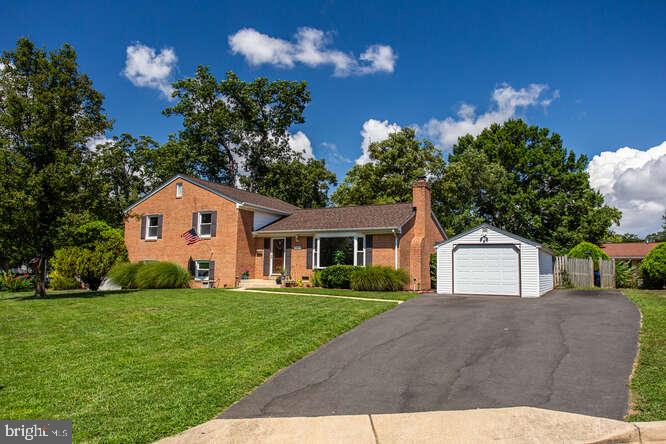 5004 LARNO DR, ALEXANDRIA, Virginia 22310, 4 Bedrooms Bedrooms, ,2 BathroomsBathrooms,Residential,For sale,5004 LARNO DR,VAFX2293466 MLS # VAFX2293466 5004 LARNO DR, ALEXANDRIA, Virginia 22310, 4 Bedrooms Bedrooms, ,2 BathroomsBathrooms,Residential,For sale,5004 LARNO DR,VAFX2293466 MLS # VAFX2293466