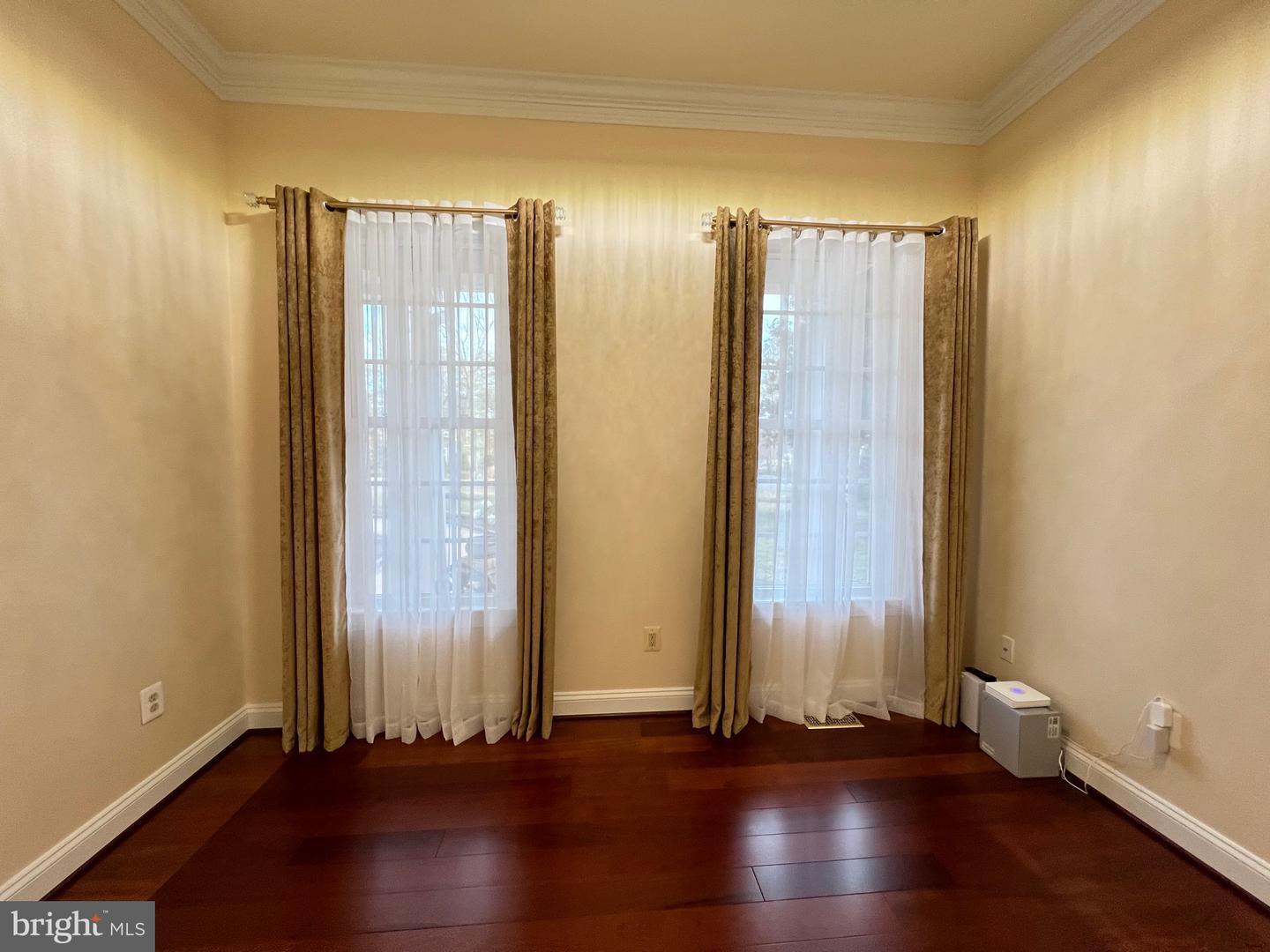 11207 VALOR BRIDGE DR, SPOTSYLVANIA, Virginia 22551, 5 Bedrooms Bedrooms, ,4 BathroomsBathrooms,Residential,For sale,11207 VALOR BRIDGE DR,VASP2039802 MLS # VASP2039802