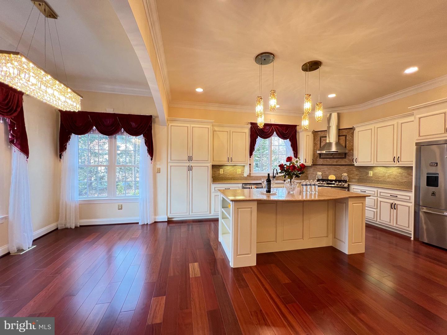 11207 VALOR BRIDGE DR, SPOTSYLVANIA, Virginia 22551, 5 Bedrooms Bedrooms, ,4 BathroomsBathrooms,Residential,For sale,11207 VALOR BRIDGE DR,VASP2039802 MLS # VASP2039802