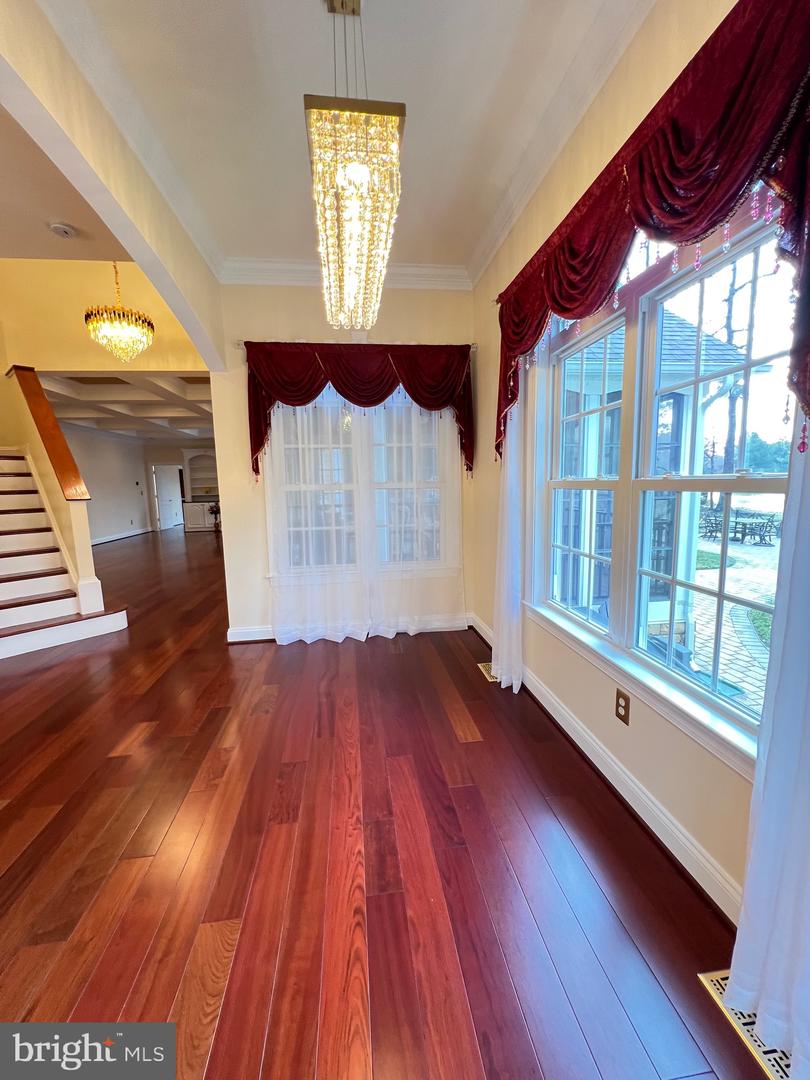 11207 VALOR BRIDGE DR, SPOTSYLVANIA, Virginia 22551, 5 Bedrooms Bedrooms, ,4 BathroomsBathrooms,Residential,For sale,11207 VALOR BRIDGE DR,VASP2039802 MLS # VASP2039802