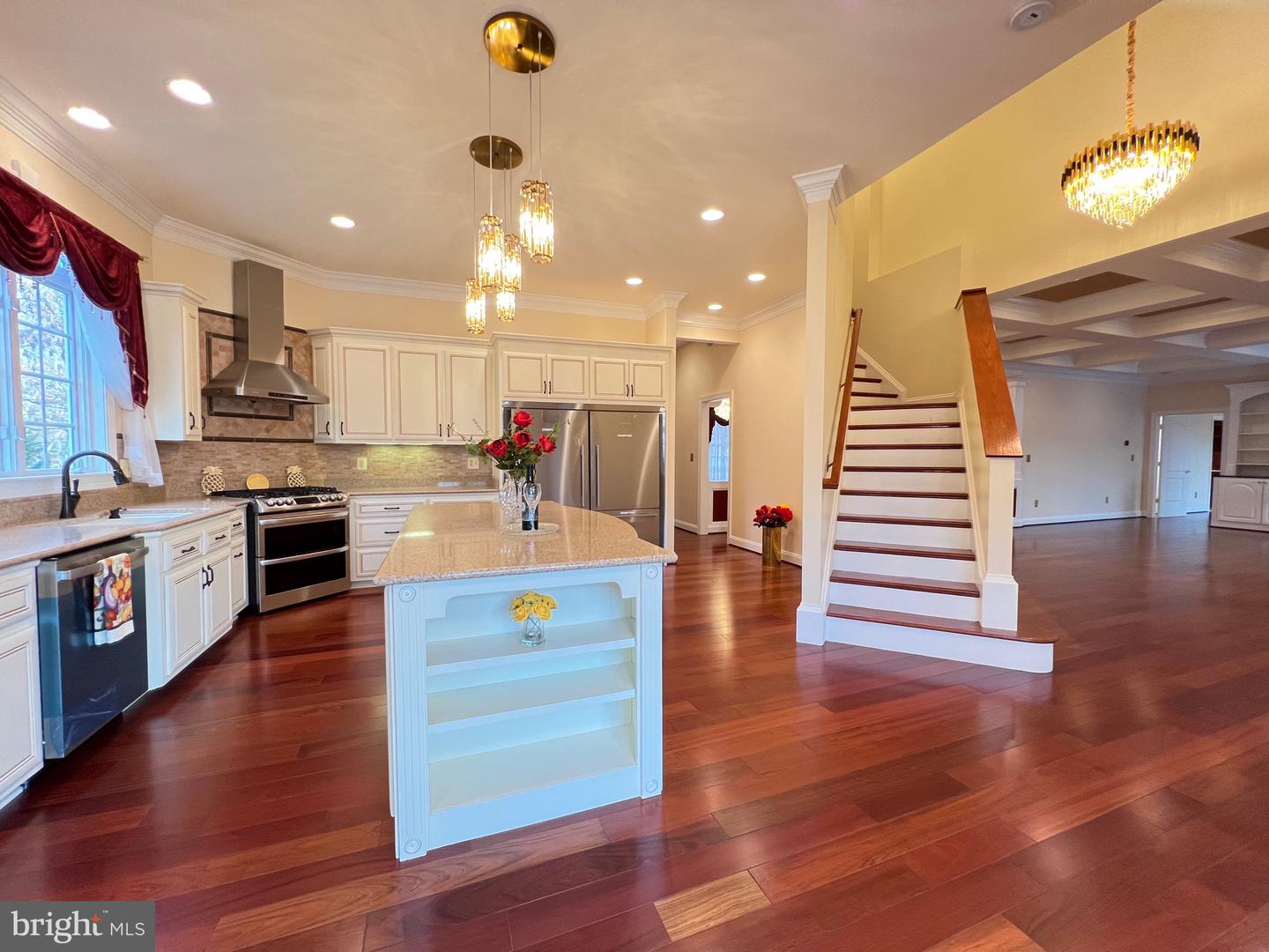 11207 VALOR BRIDGE DR, SPOTSYLVANIA, Virginia 22551, 5 Bedrooms Bedrooms, ,4 BathroomsBathrooms,Residential,For sale,11207 VALOR BRIDGE DR,VASP2039802 MLS # VASP2039802