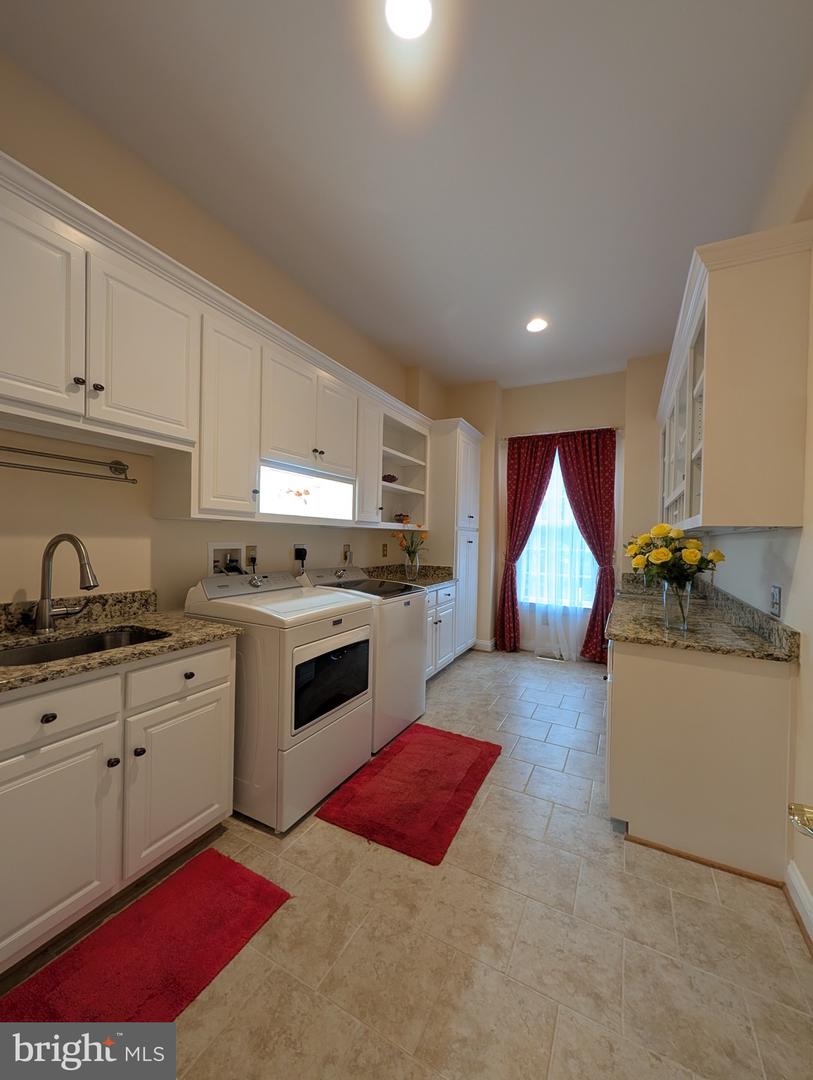 11207 VALOR BRIDGE DR, SPOTSYLVANIA, Virginia 22551, 5 Bedrooms Bedrooms, ,4 BathroomsBathrooms,Residential,For sale,11207 VALOR BRIDGE DR,VASP2039802 MLS # VASP2039802