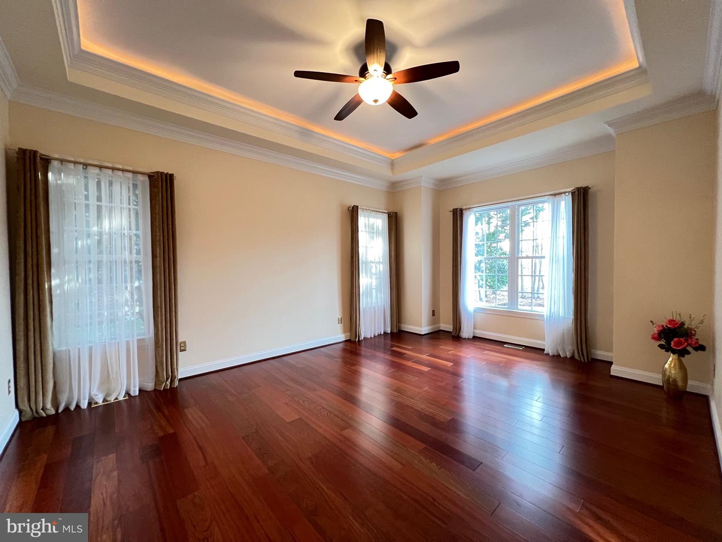 11207 VALOR BRIDGE DR, SPOTSYLVANIA, Virginia 22551, 5 Bedrooms Bedrooms, ,4 BathroomsBathrooms,Residential,For sale,11207 VALOR BRIDGE DR,VASP2039802 MLS # VASP2039802