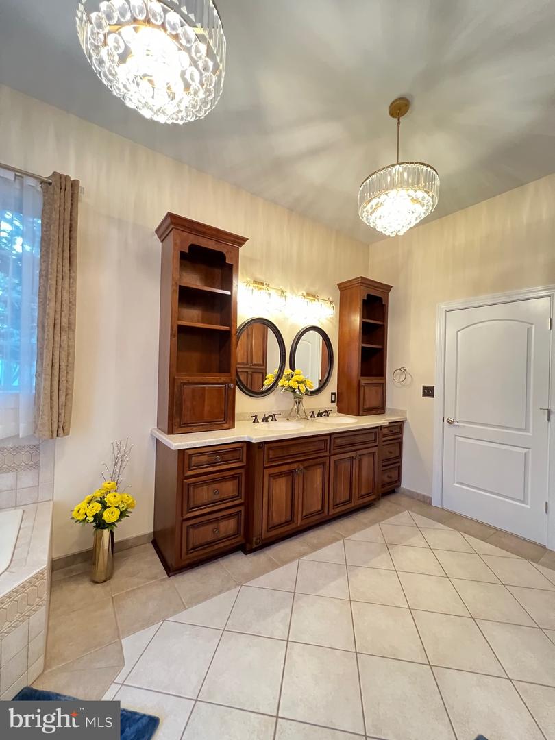 11207 VALOR BRIDGE DR, SPOTSYLVANIA, Virginia 22551, 5 Bedrooms Bedrooms, ,4 BathroomsBathrooms,Residential,For sale,11207 VALOR BRIDGE DR,VASP2039802 MLS # VASP2039802