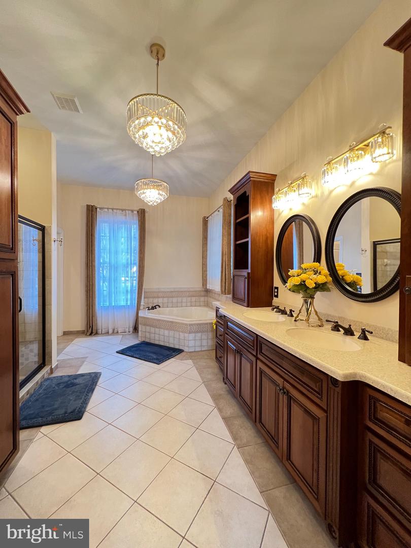 11207 VALOR BRIDGE DR, SPOTSYLVANIA, Virginia 22551, 5 Bedrooms Bedrooms, ,4 BathroomsBathrooms,Residential,For sale,11207 VALOR BRIDGE DR,VASP2039802 MLS # VASP2039802