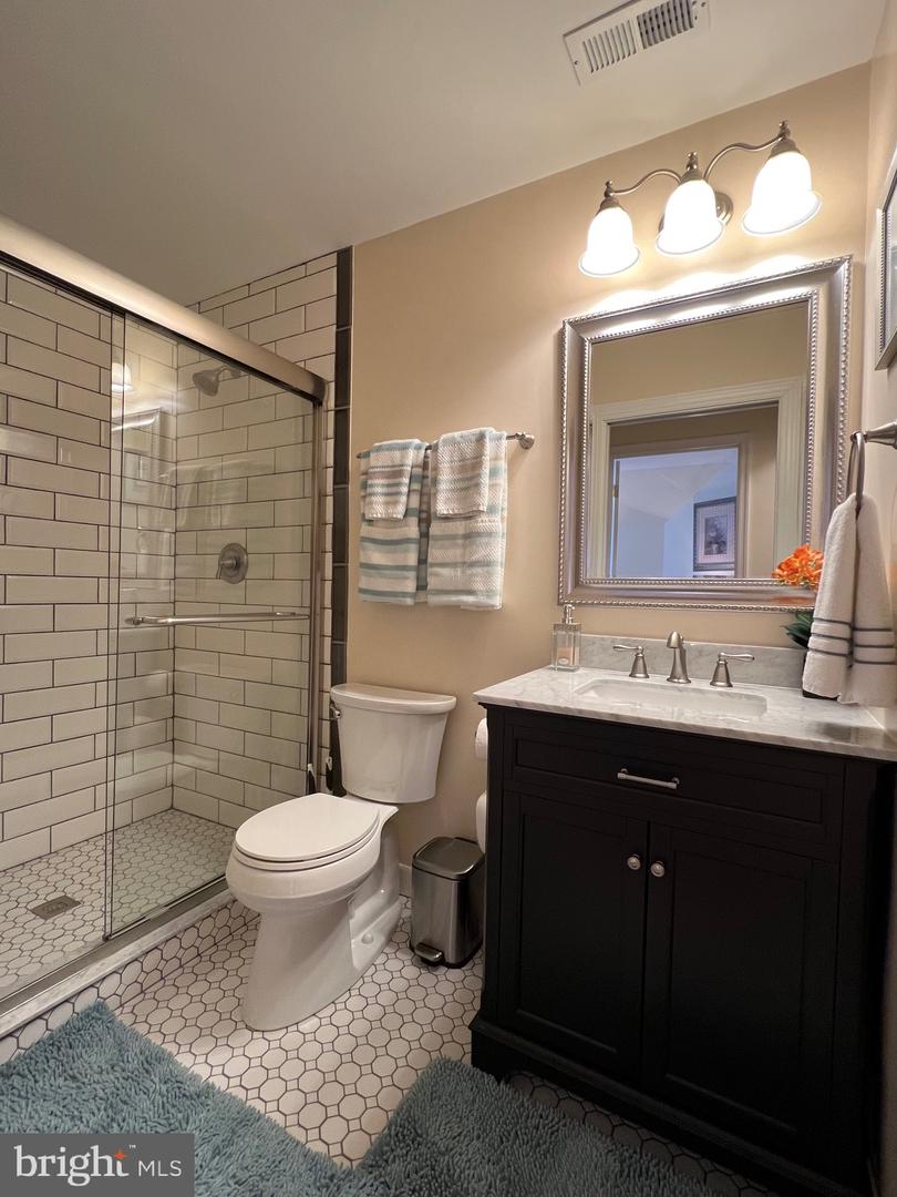 11207 VALOR BRIDGE DR, SPOTSYLVANIA, Virginia 22551, 5 Bedrooms Bedrooms, ,4 BathroomsBathrooms,Residential,For sale,11207 VALOR BRIDGE DR,VASP2039802 MLS # VASP2039802