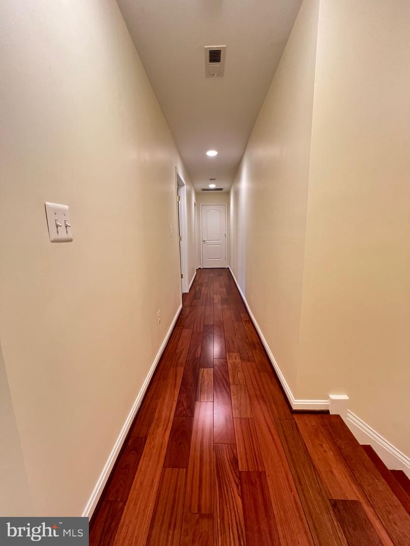 11207 VALOR BRIDGE DR, SPOTSYLVANIA, Virginia 22551, 5 Bedrooms Bedrooms, ,4 BathroomsBathrooms,Residential,For sale,11207 VALOR BRIDGE DR,VASP2039802 MLS # VASP2039802