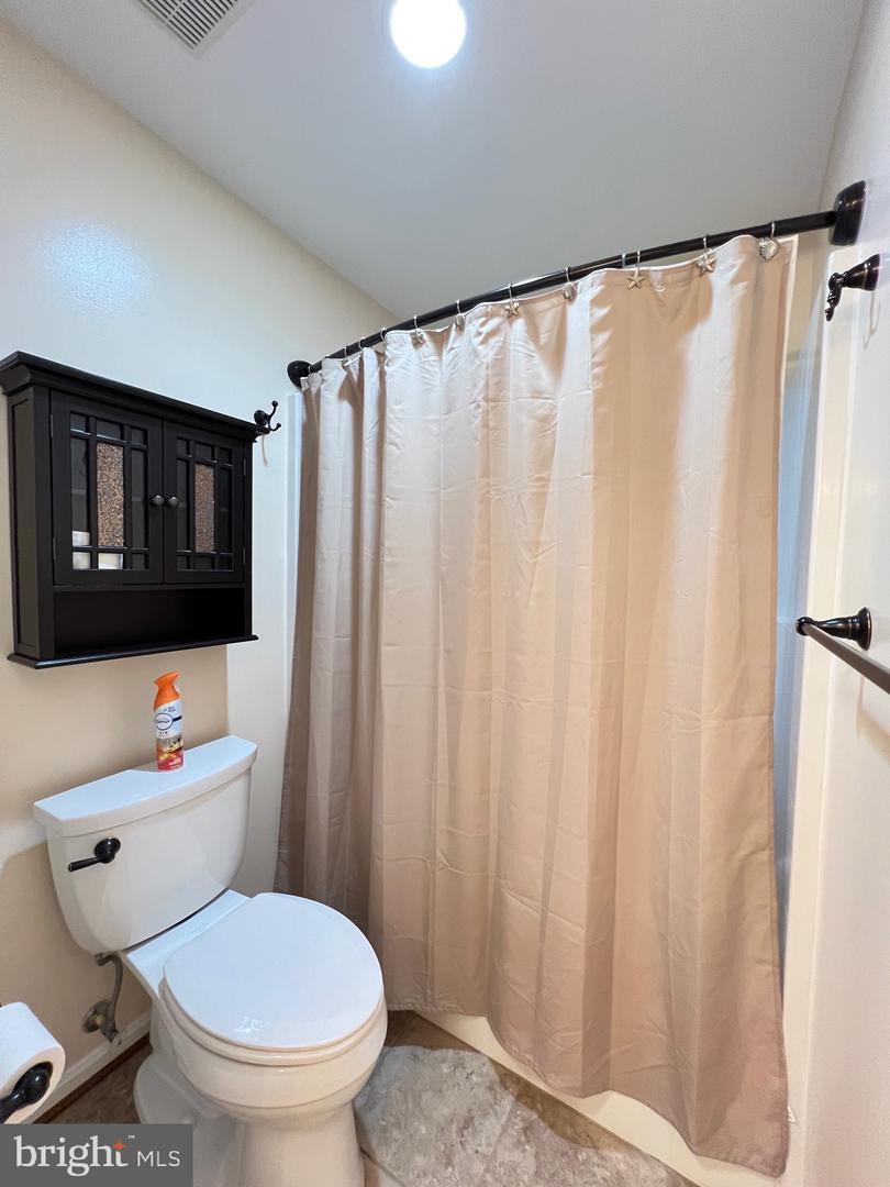 11207 VALOR BRIDGE DR, SPOTSYLVANIA, Virginia 22551, 5 Bedrooms Bedrooms, ,4 BathroomsBathrooms,Residential,For sale,11207 VALOR BRIDGE DR,VASP2039802 MLS # VASP2039802