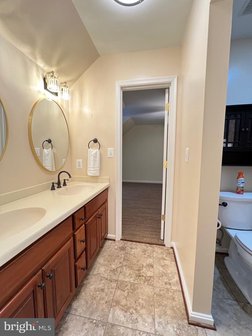 11207 VALOR BRIDGE DR, SPOTSYLVANIA, Virginia 22551, 5 Bedrooms Bedrooms, ,4 BathroomsBathrooms,Residential,For sale,11207 VALOR BRIDGE DR,VASP2039802 MLS # VASP2039802