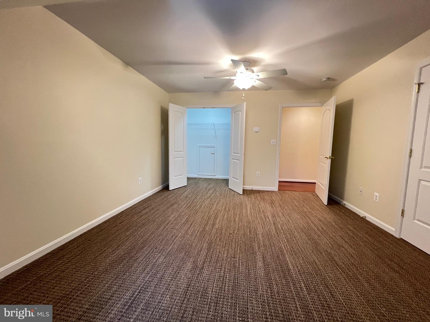 11207 VALOR BRIDGE DR, SPOTSYLVANIA, Virginia 22551, 5 Bedrooms Bedrooms, ,4 BathroomsBathrooms,Residential,For sale,11207 VALOR BRIDGE DR,VASP2039802 MLS # VASP2039802