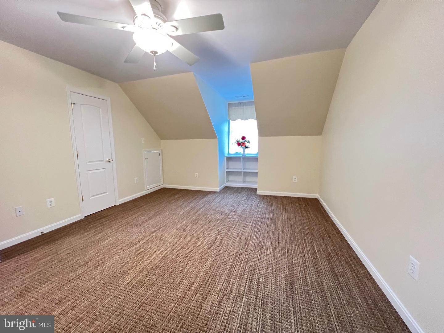 11207 VALOR BRIDGE DR, SPOTSYLVANIA, Virginia 22551, 5 Bedrooms Bedrooms, ,4 BathroomsBathrooms,Residential,For sale,11207 VALOR BRIDGE DR,VASP2039802 MLS # VASP2039802