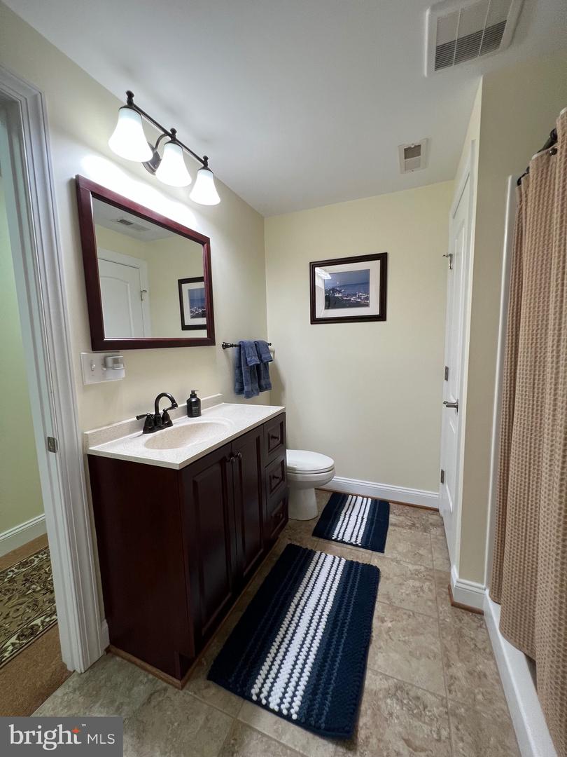 11207 VALOR BRIDGE DR, SPOTSYLVANIA, Virginia 22551, 5 Bedrooms Bedrooms, ,4 BathroomsBathrooms,Residential,For sale,11207 VALOR BRIDGE DR,VASP2039802 MLS # VASP2039802