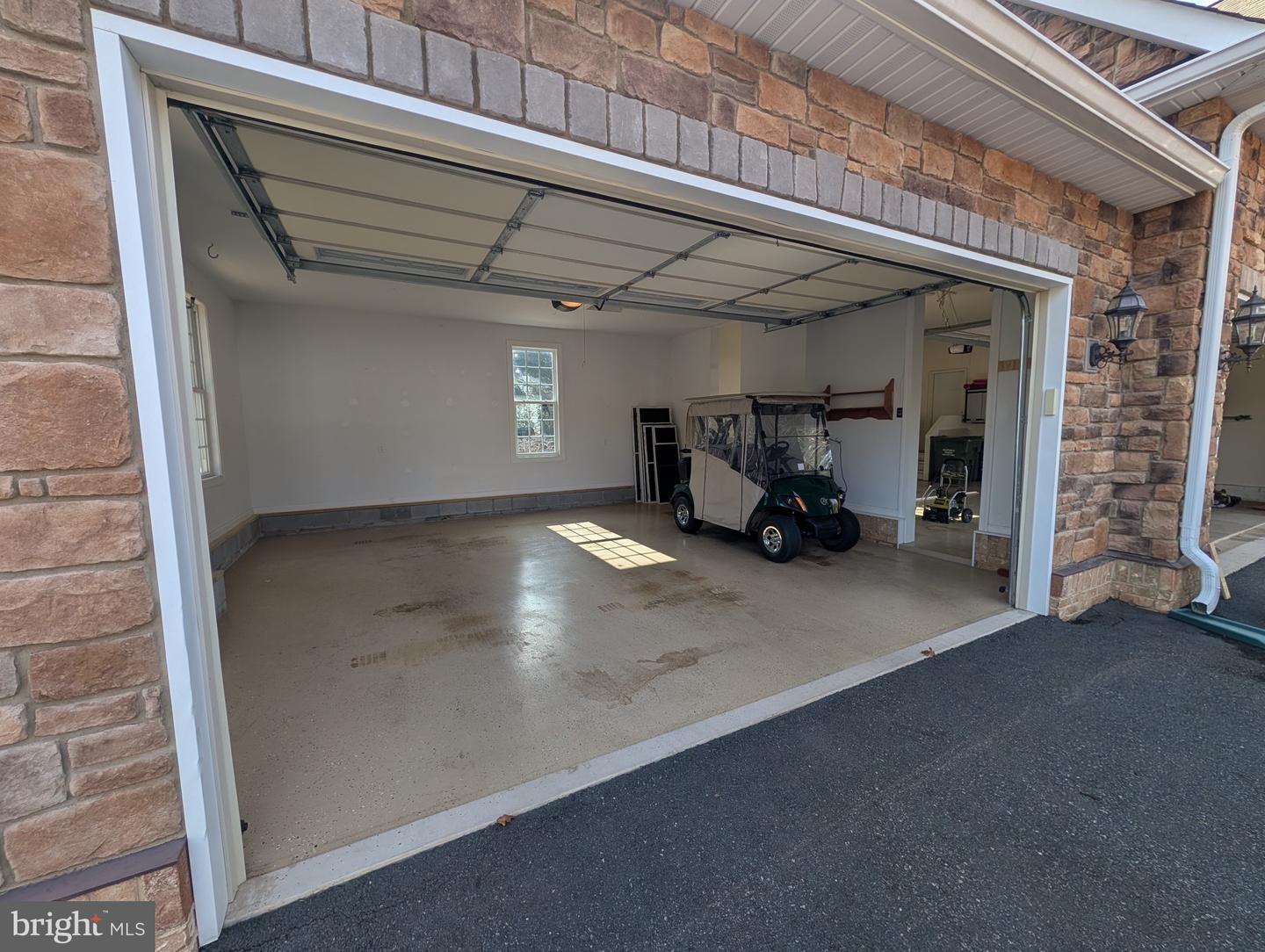 11207 VALOR BRIDGE DR, SPOTSYLVANIA, Virginia 22551, 5 Bedrooms Bedrooms, ,4 BathroomsBathrooms,Residential,For sale,11207 VALOR BRIDGE DR,VASP2039802 MLS # VASP2039802