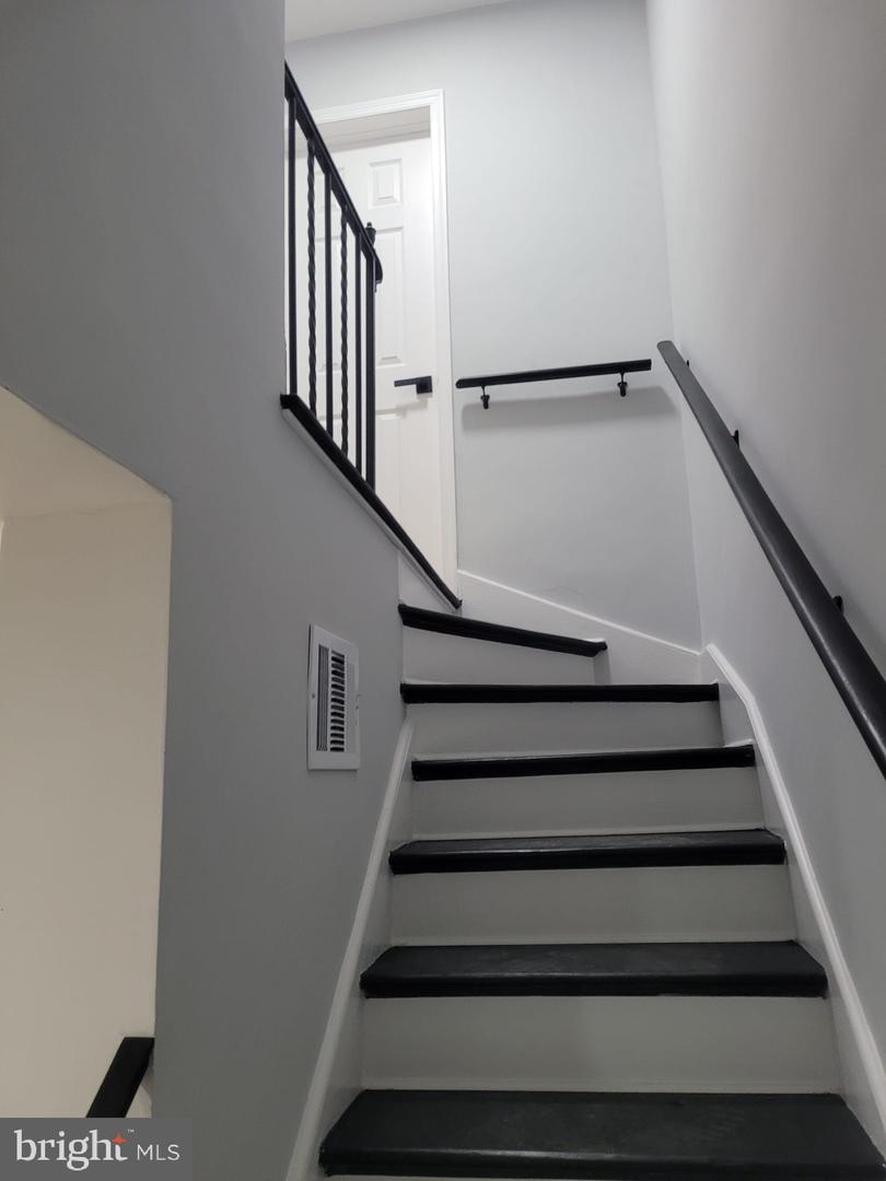 220 33RD ST NE, WASHINGTON, District Of Columbia 20019, 2 Bedrooms Bedrooms, ,2 BathroomsBathrooms,Residential,For sale,220 33RD ST NE,DCDC2249434 MLS # DCDC2249434