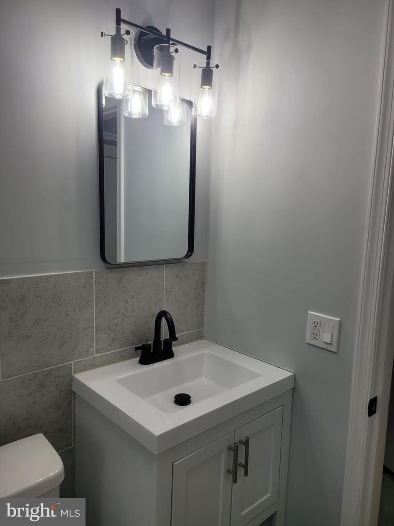 220 33RD ST NE, WASHINGTON, District Of Columbia 20019, 2 Bedrooms Bedrooms, ,2 BathroomsBathrooms,Residential,For sale,220 33RD ST NE,DCDC2249434 MLS # DCDC2249434