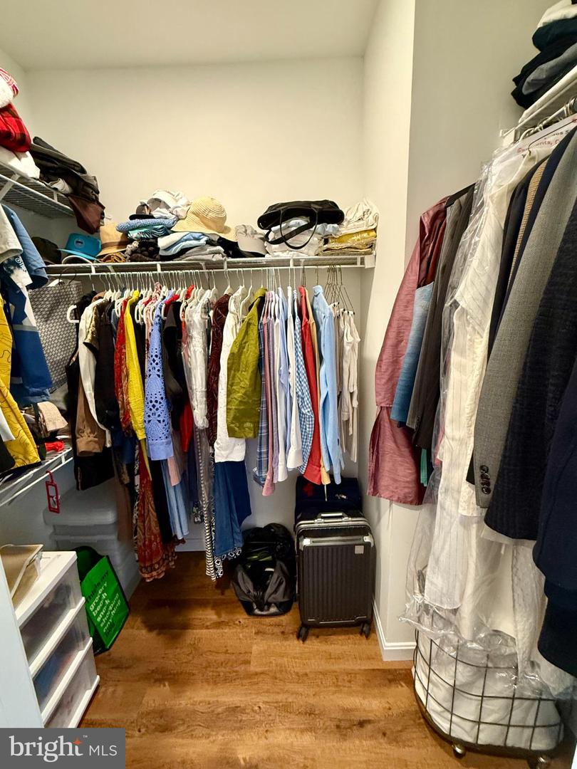 3021 NICOSH CIR #1406, FALLS CHURCH, Virginia 22042, 1 Bedroom Bedrooms, 3 Rooms Rooms,1 BathroomBathrooms,Residential,For sale,3021 NICOSH CIR #1406,VAFX2294806 MLS # VAFX2294806