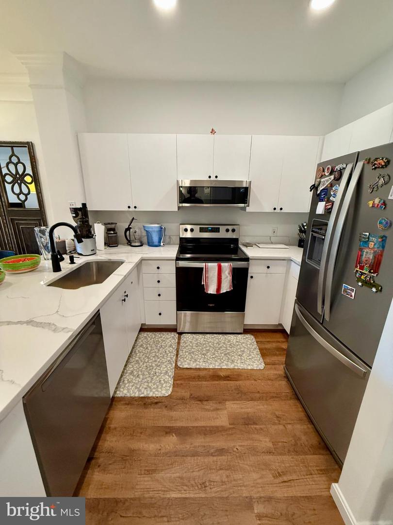 3021 NICOSH CIR #1406, FALLS CHURCH, Virginia 22042, 1 Bedroom Bedrooms, 3 Rooms Rooms,1 BathroomBathrooms,Residential,For sale,3021 NICOSH CIR #1406,VAFX2294806 MLS # VAFX2294806