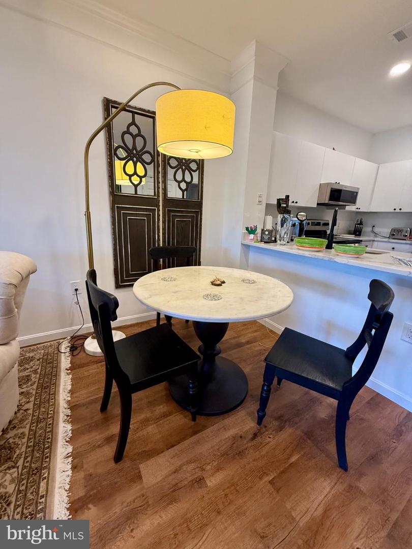 3021 NICOSH CIR #1406, FALLS CHURCH, Virginia 22042, 1 Bedroom Bedrooms, 3 Rooms Rooms,1 BathroomBathrooms,Residential,For sale,3021 NICOSH CIR #1406,VAFX2294806 MLS # VAFX2294806