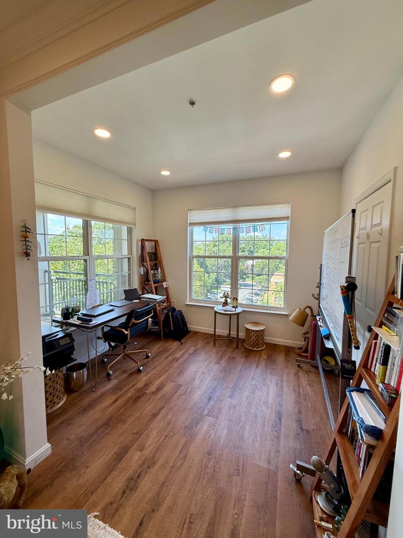 3021 NICOSH CIR #1406, FALLS CHURCH, Virginia 22042, 1 Bedroom Bedrooms, 3 Rooms Rooms,1 BathroomBathrooms,Residential,For sale,3021 NICOSH CIR #1406,VAFX2294806 MLS # VAFX2294806