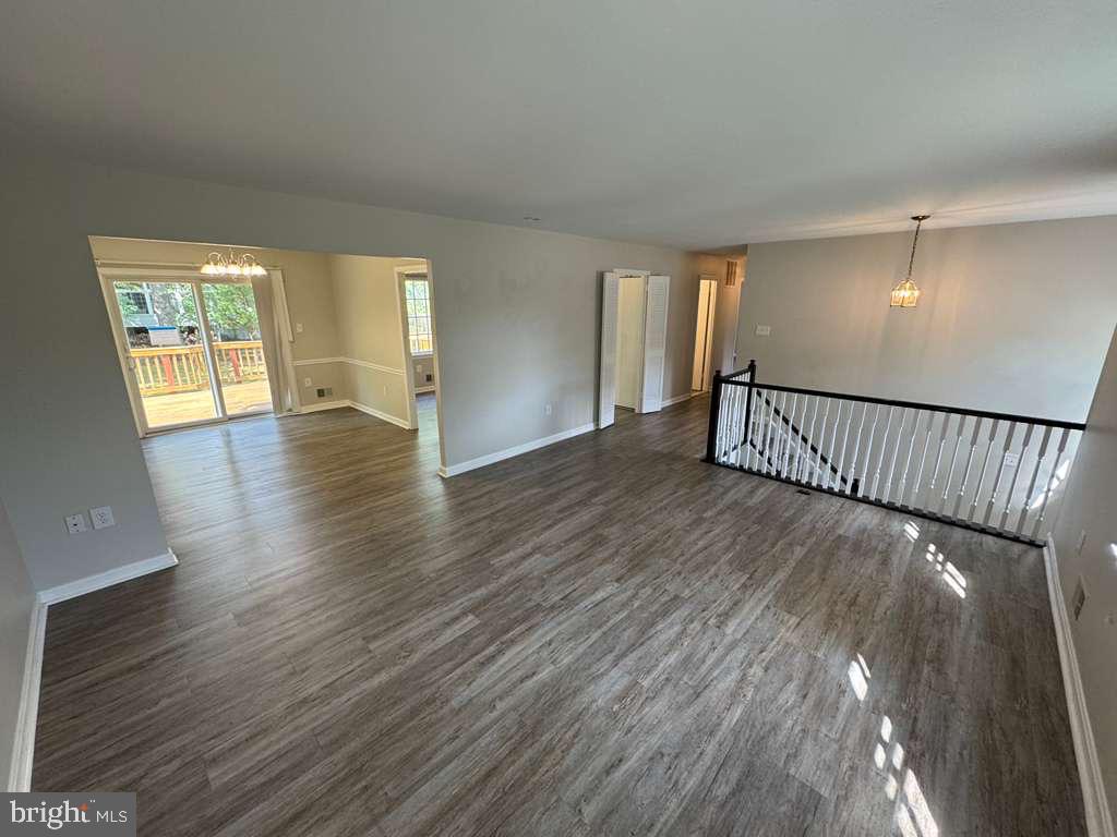 7918 EDINBURGH DR, SPRINGFIELD, Virginia 22153, 5 Bedrooms Bedrooms, ,3 BathroomsBathrooms,Residential,For sale,7918 EDINBURGH DR,VAFX2294886 MLS # VAFX2294886