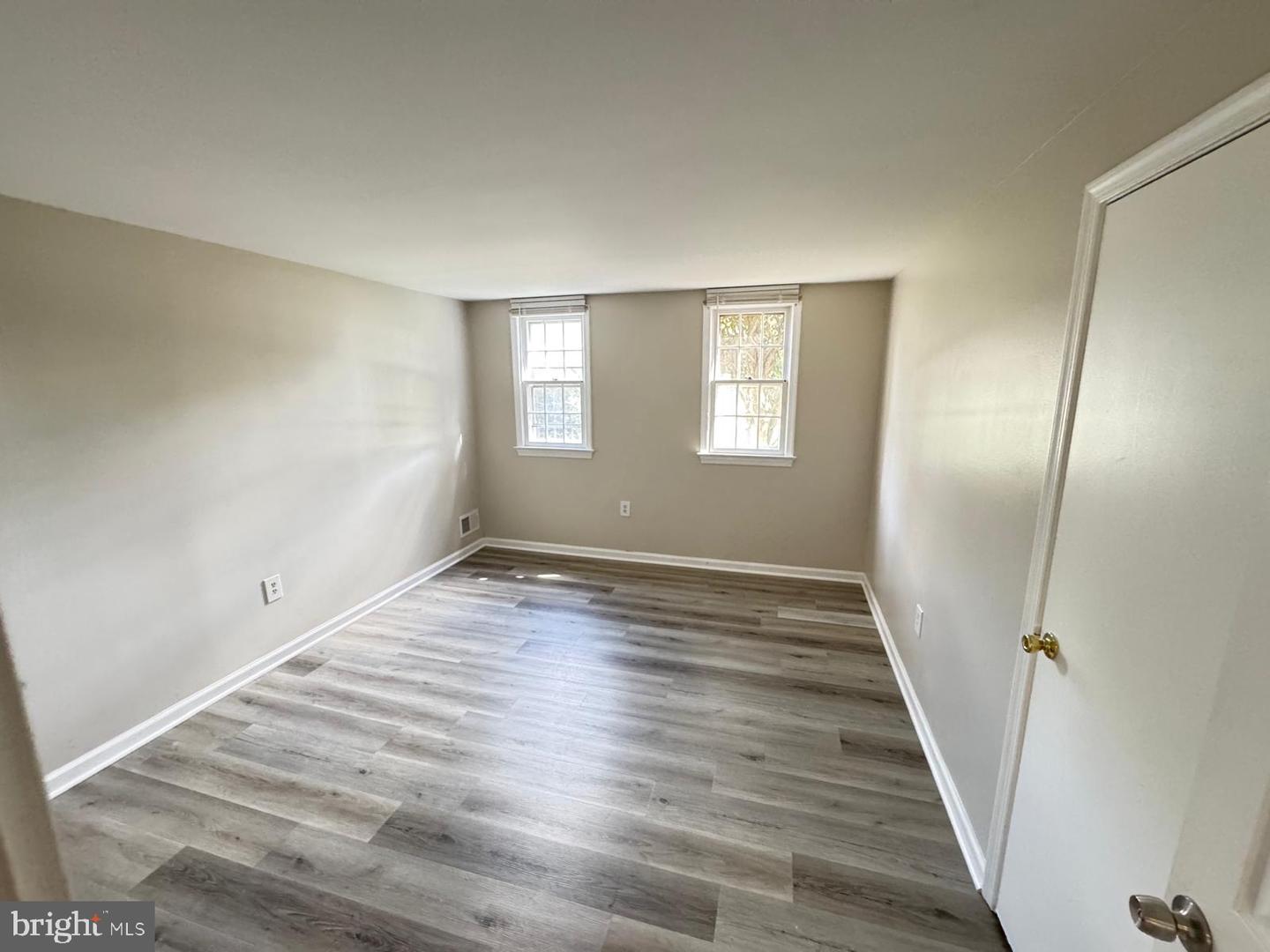 7918 EDINBURGH DR, SPRINGFIELD, Virginia 22153, 5 Bedrooms Bedrooms, ,3 BathroomsBathrooms,Residential,For sale,7918 EDINBURGH DR,VAFX2294886 MLS # VAFX2294886