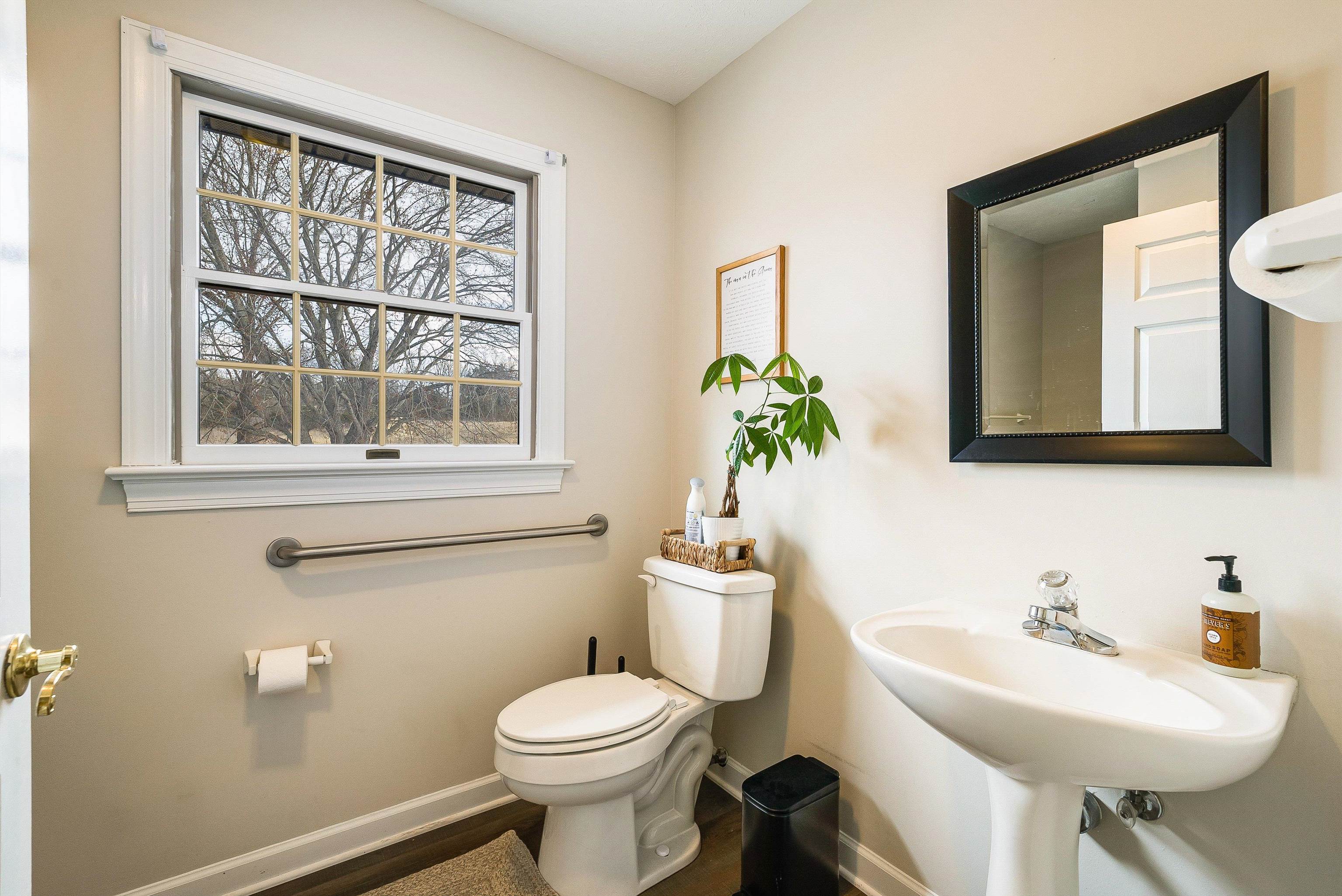 727 LEE HWY, VERONA, Virginia 24482, ,Commercial,727 LEE HWY,674099 MLS # 674099