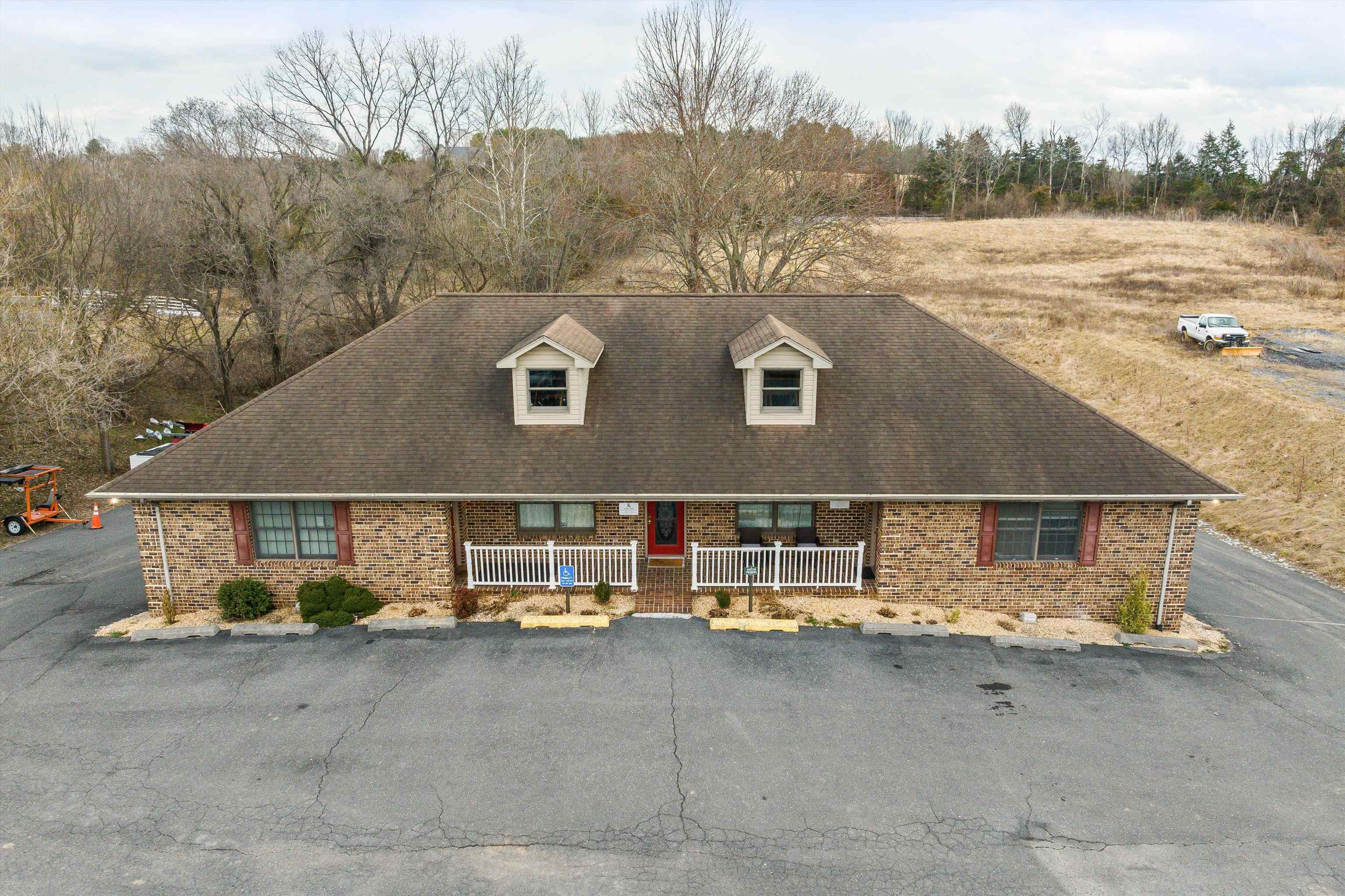 727 LEE HWY, VERONA, Virginia 24482, ,Commercial,727 LEE HWY,674099 MLS # 674099