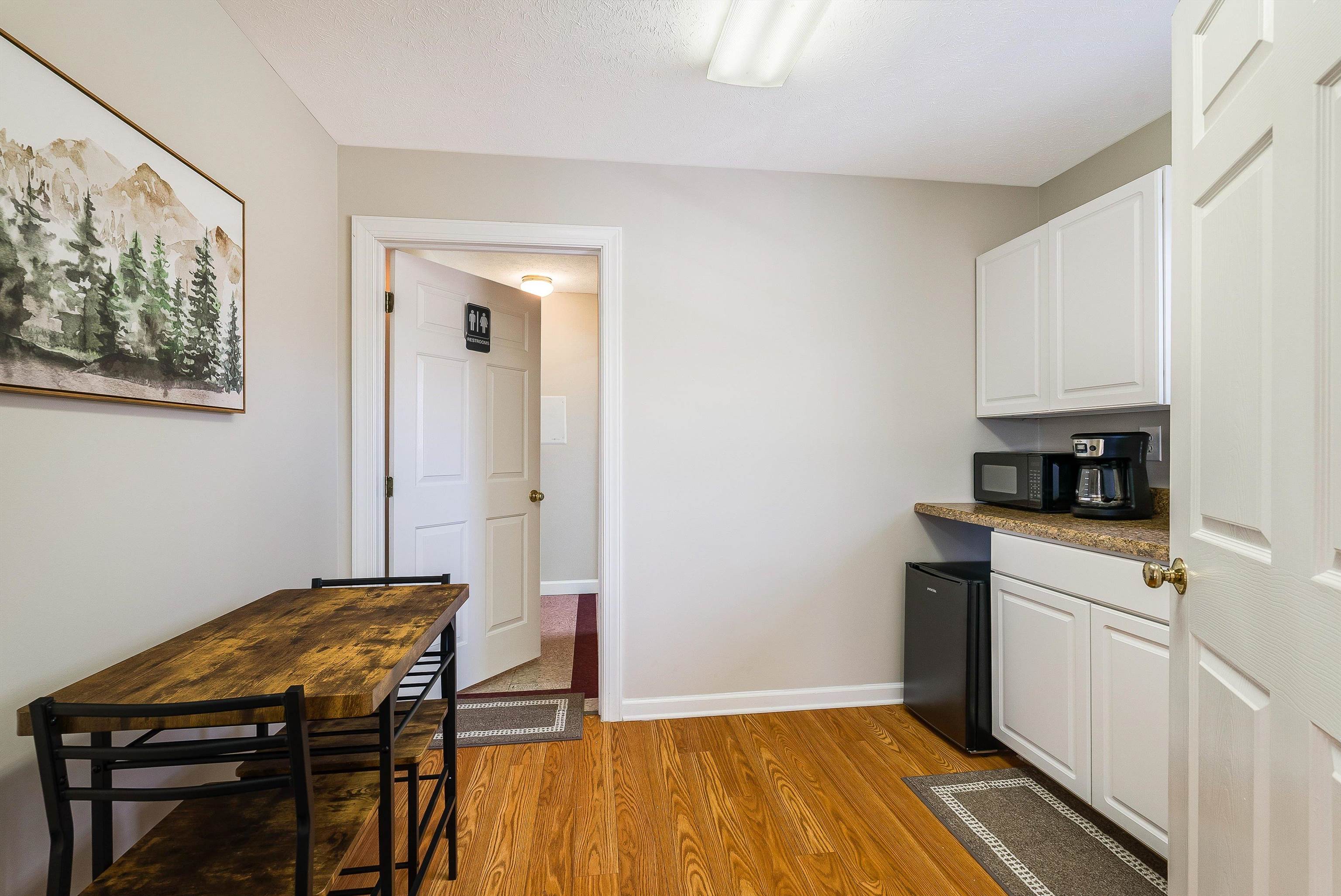 727 LEE HWY, VERONA, Virginia 24482, ,Commercial,727 LEE HWY,674099 MLS # 674099