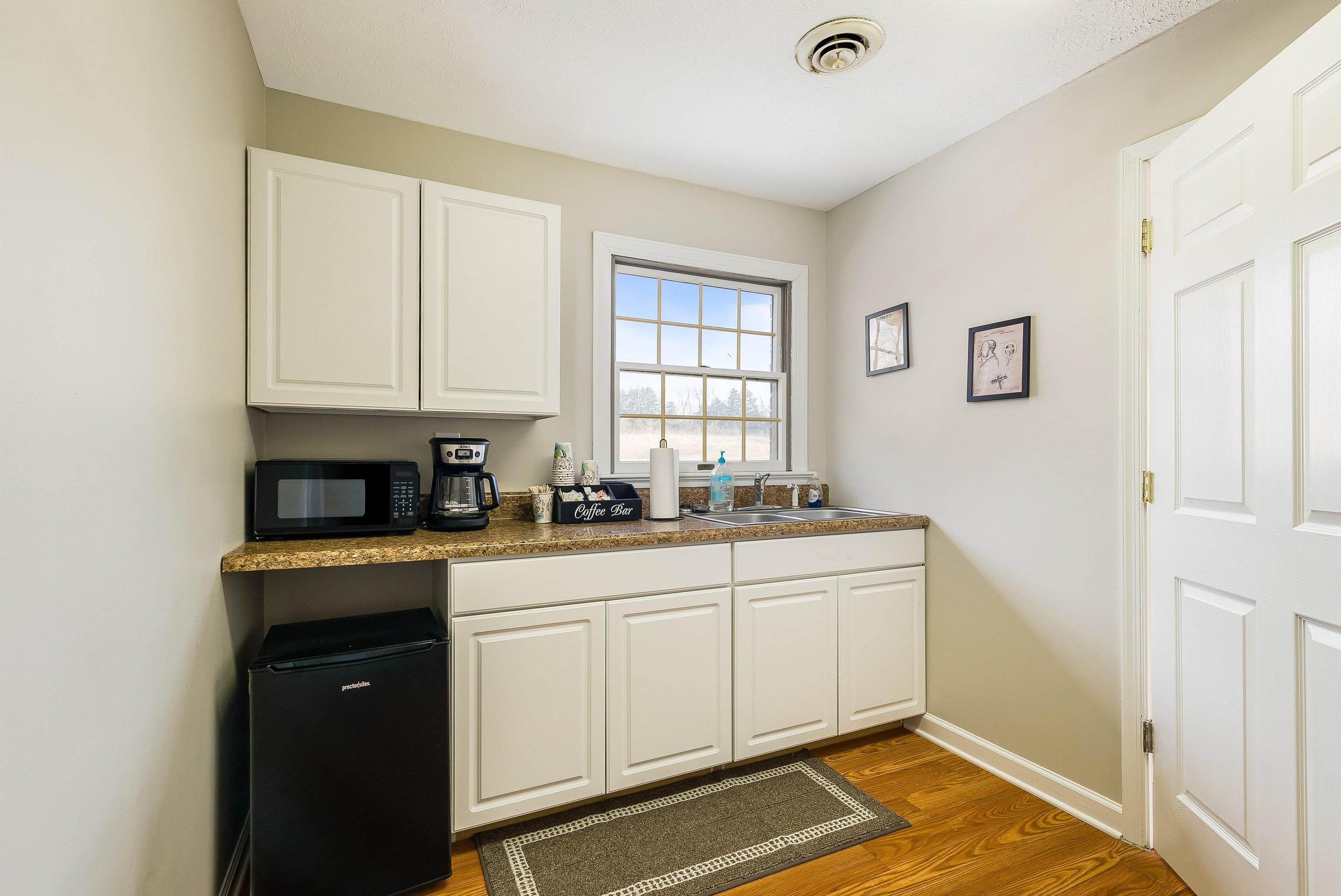 727 LEE HWY, VERONA, Virginia 24482, ,Commercial,727 LEE HWY,674099 MLS # 674099