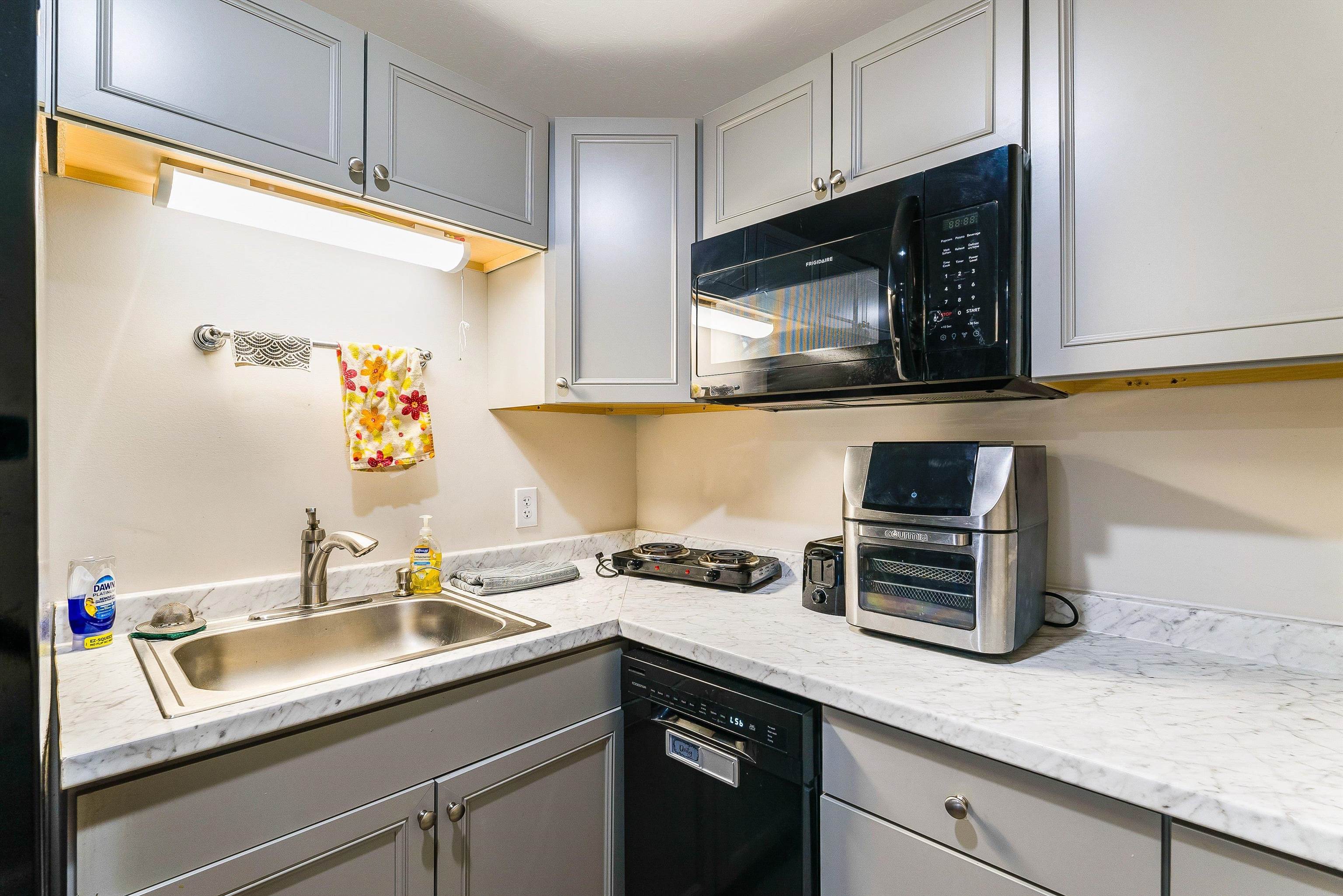 727 LEE HWY, VERONA, Virginia 24482, ,Commercial,727 LEE HWY,674099 MLS # 674099