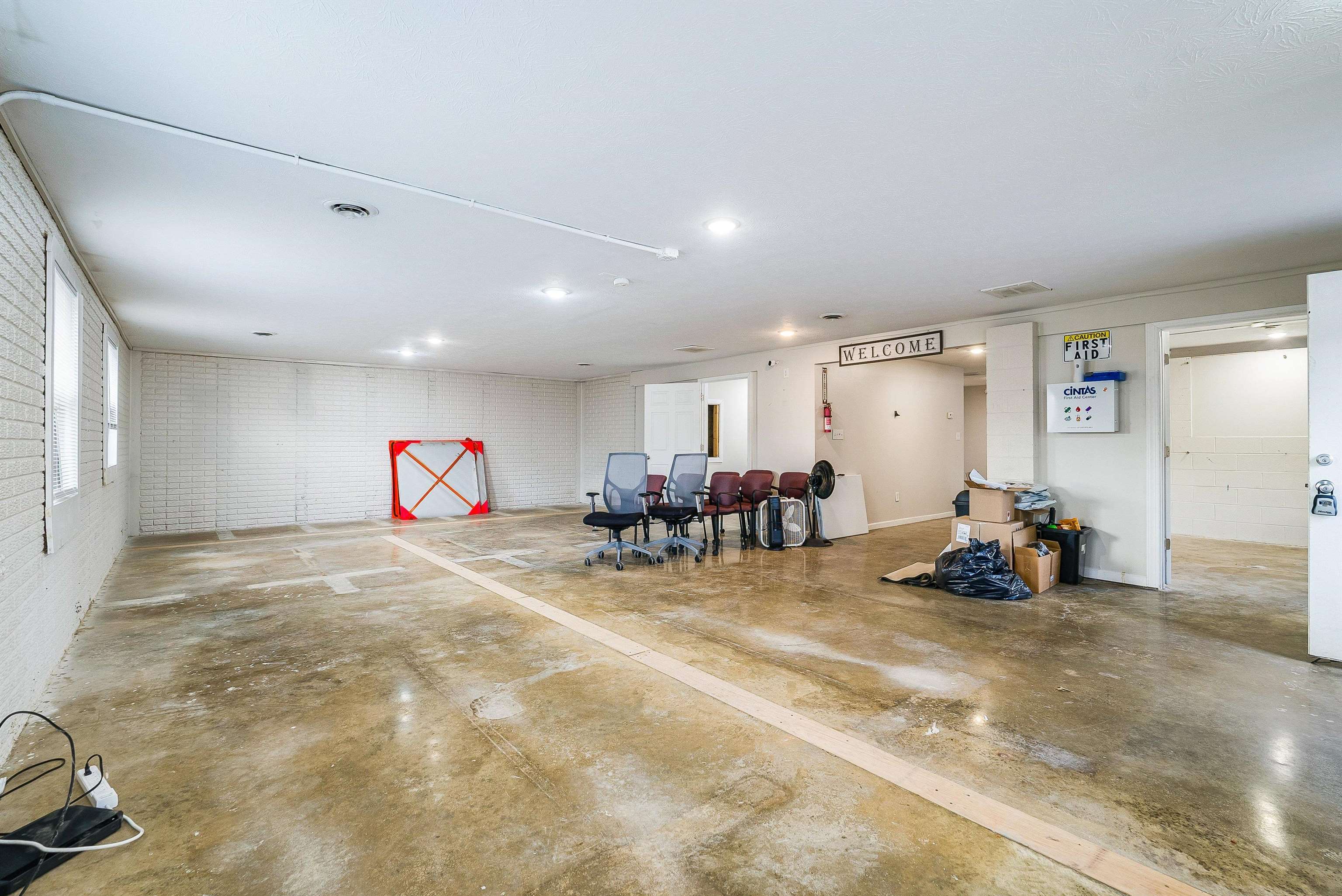 727 LEE HWY, VERONA, Virginia 24482, ,Commercial,727 LEE HWY,674099 MLS # 674099