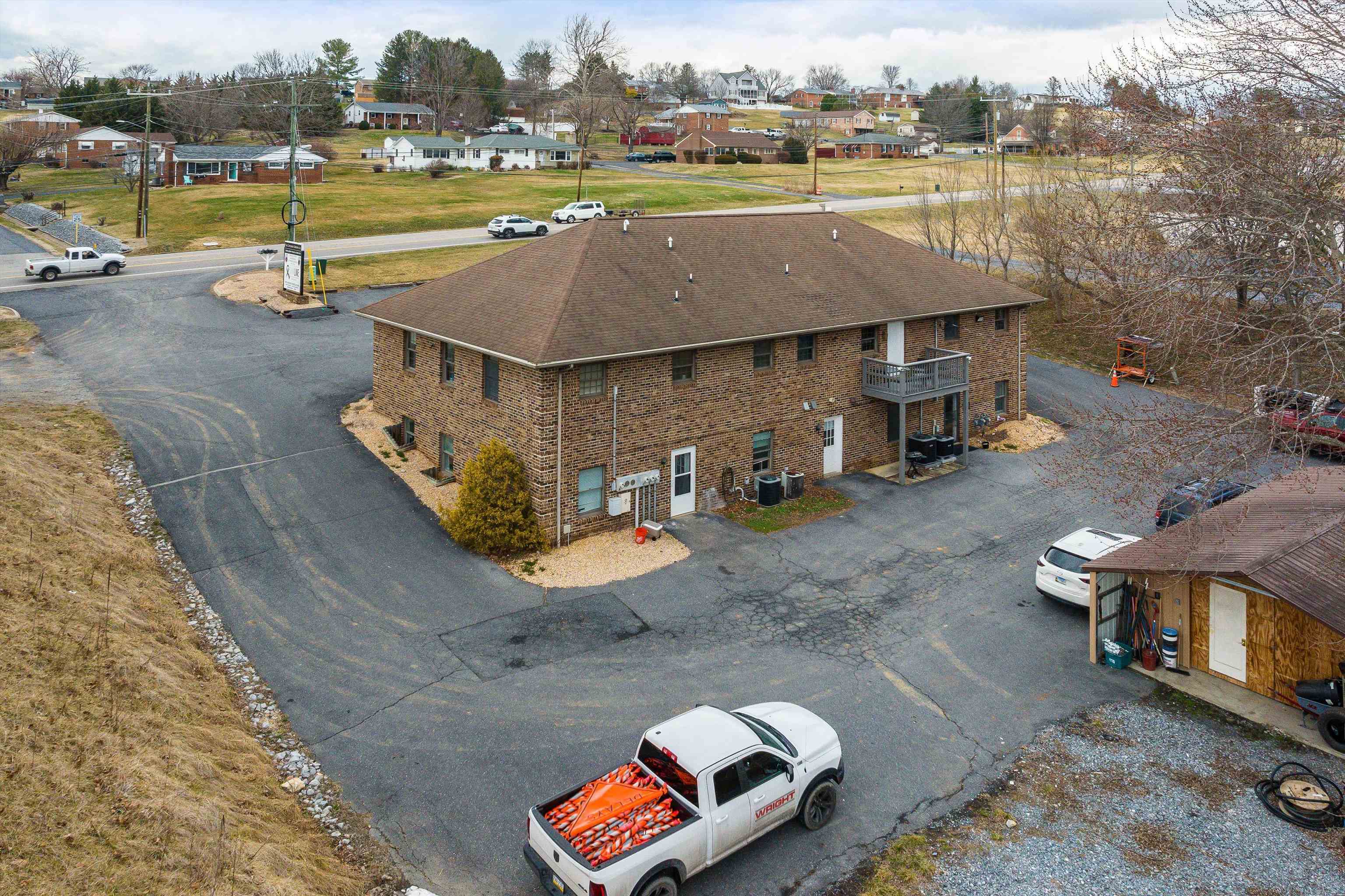 727 LEE HWY, VERONA, Virginia 24482, ,Commercial,727 LEE HWY,674099 MLS # 674099