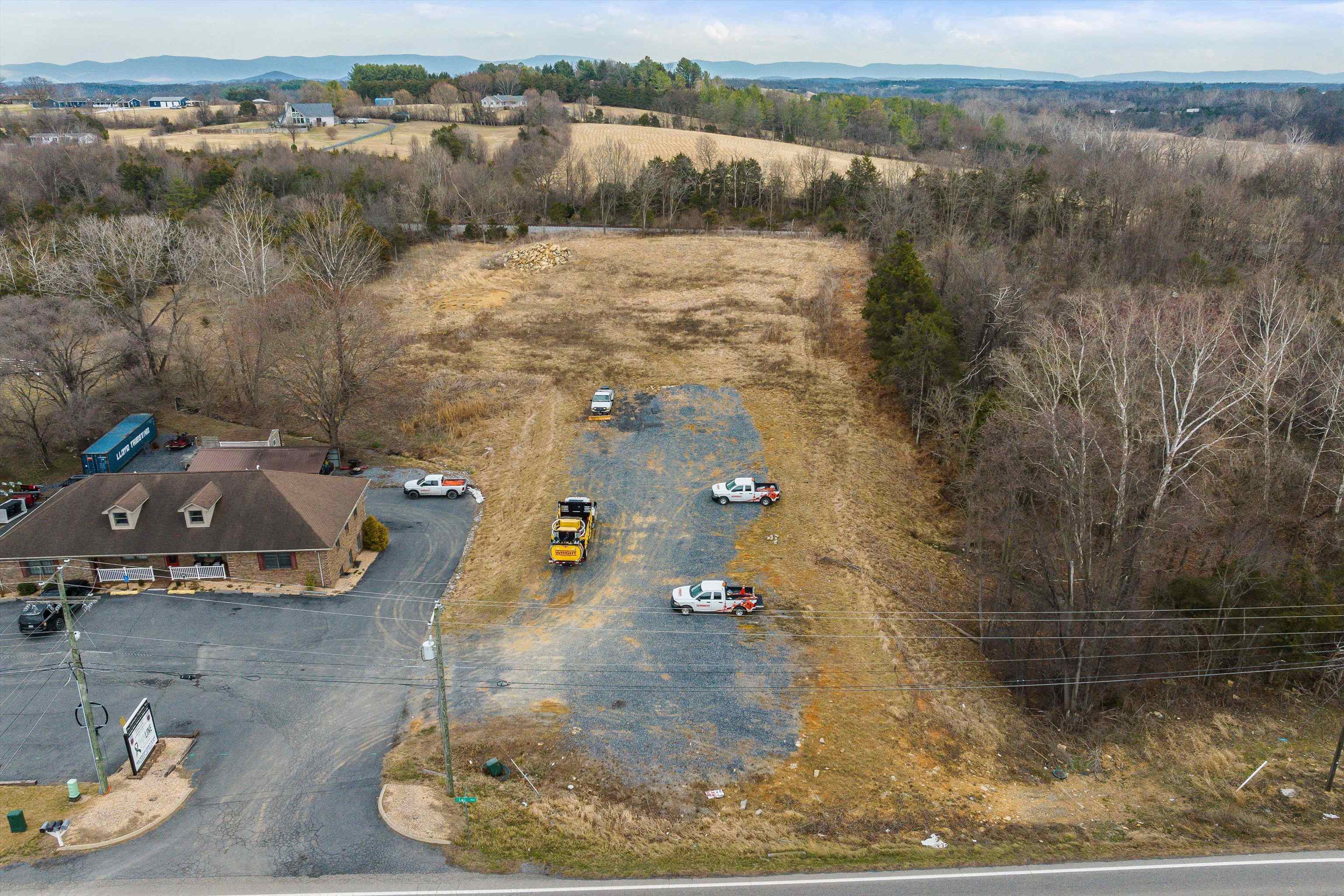 727 LEE HWY, VERONA, Virginia 24482, ,Commercial,727 LEE HWY,674099 MLS # 674099