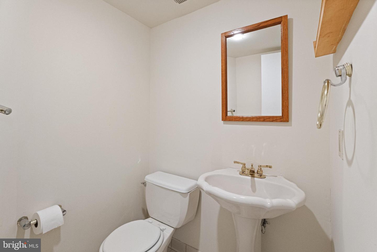 7508 IRENE CT, SPRINGFIELD, Virginia 22153, 3 Bedrooms Bedrooms, ,2 BathroomsBathrooms,Residential,For sale,7508 IRENE CT,VAFX2263698 MLS # VAFX2263698