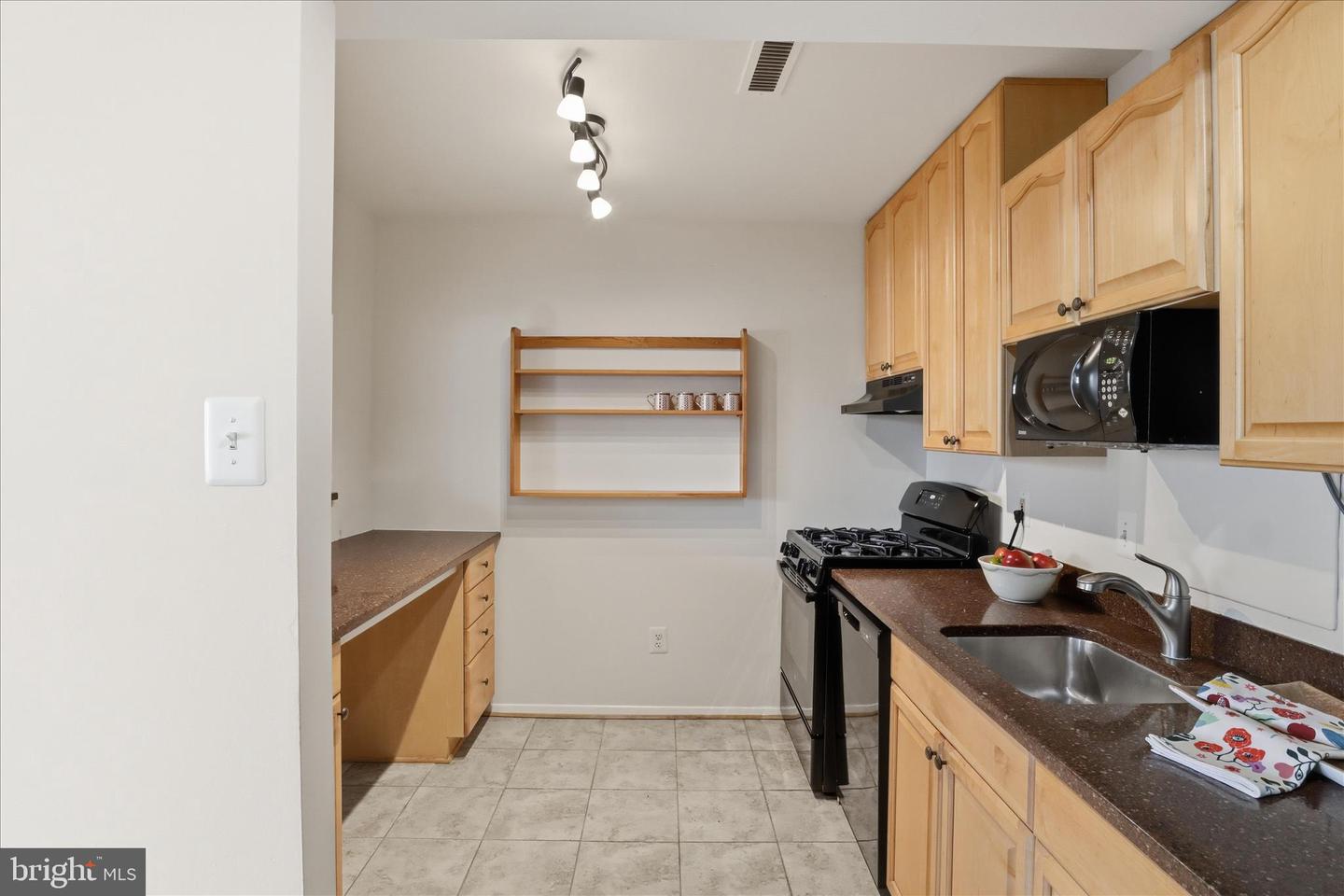 501 N ARMISTEAD ST #T2, ALEXANDRIA, Virginia 22312, 1 Bedroom Bedrooms, ,1 BathroomBathrooms,Residential,For sale,501 N ARMISTEAD ST #T2,VAAX2051604 MLS # VAAX2051604