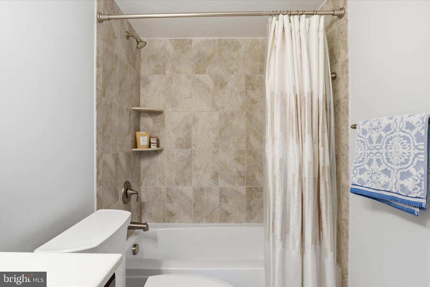 501 N ARMISTEAD ST #T2, ALEXANDRIA, Virginia 22312, 1 Bedroom Bedrooms, ,1 BathroomBathrooms,Residential,For sale,501 N ARMISTEAD ST #T2,VAAX2051604 MLS # VAAX2051604