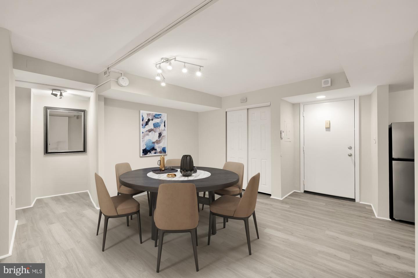 1239 VERMONT AVE NW #102, WASHINGTON, District Of Columbia 20005, 2 Bedrooms Bedrooms, ,2 BathroomsBathrooms,Residential,For sale,1239 VERMONT AVE NW #102,DCDC2233702 MLS # DCDC2233702