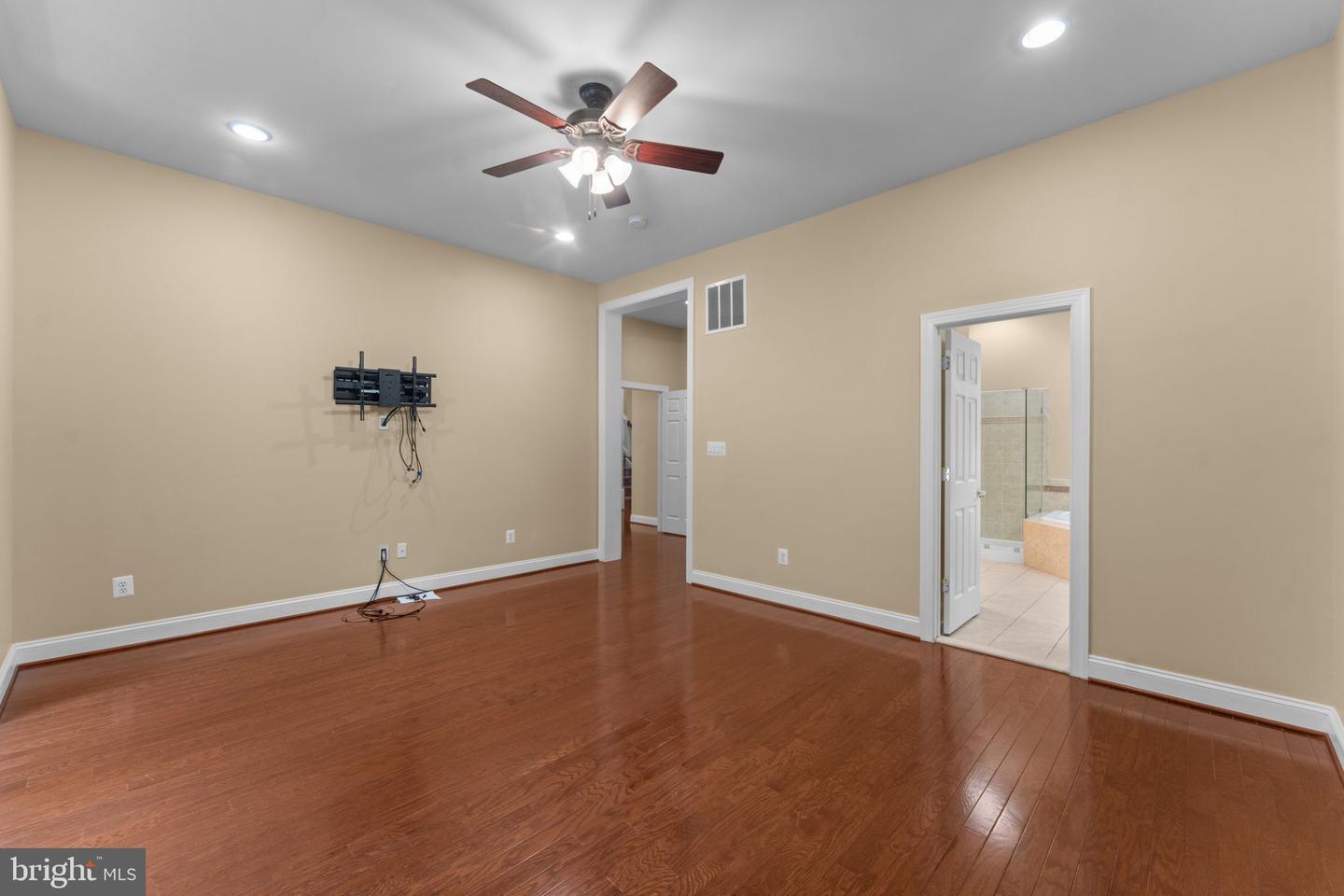 47672 PAULSEN SQ, STERLING, Virginia 20165, 5 Bedrooms Bedrooms, ,4 BathroomsBathrooms,Residential,For sale,47672 PAULSEN SQ,VALO2113326 MLS # VALO2113326