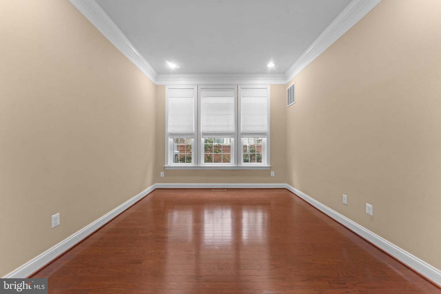 47672 PAULSEN SQ, STERLING, Virginia 20165, 5 Bedrooms Bedrooms, ,4 BathroomsBathrooms,Residential,For sale,47672 PAULSEN SQ,VALO2113326 MLS # VALO2113326