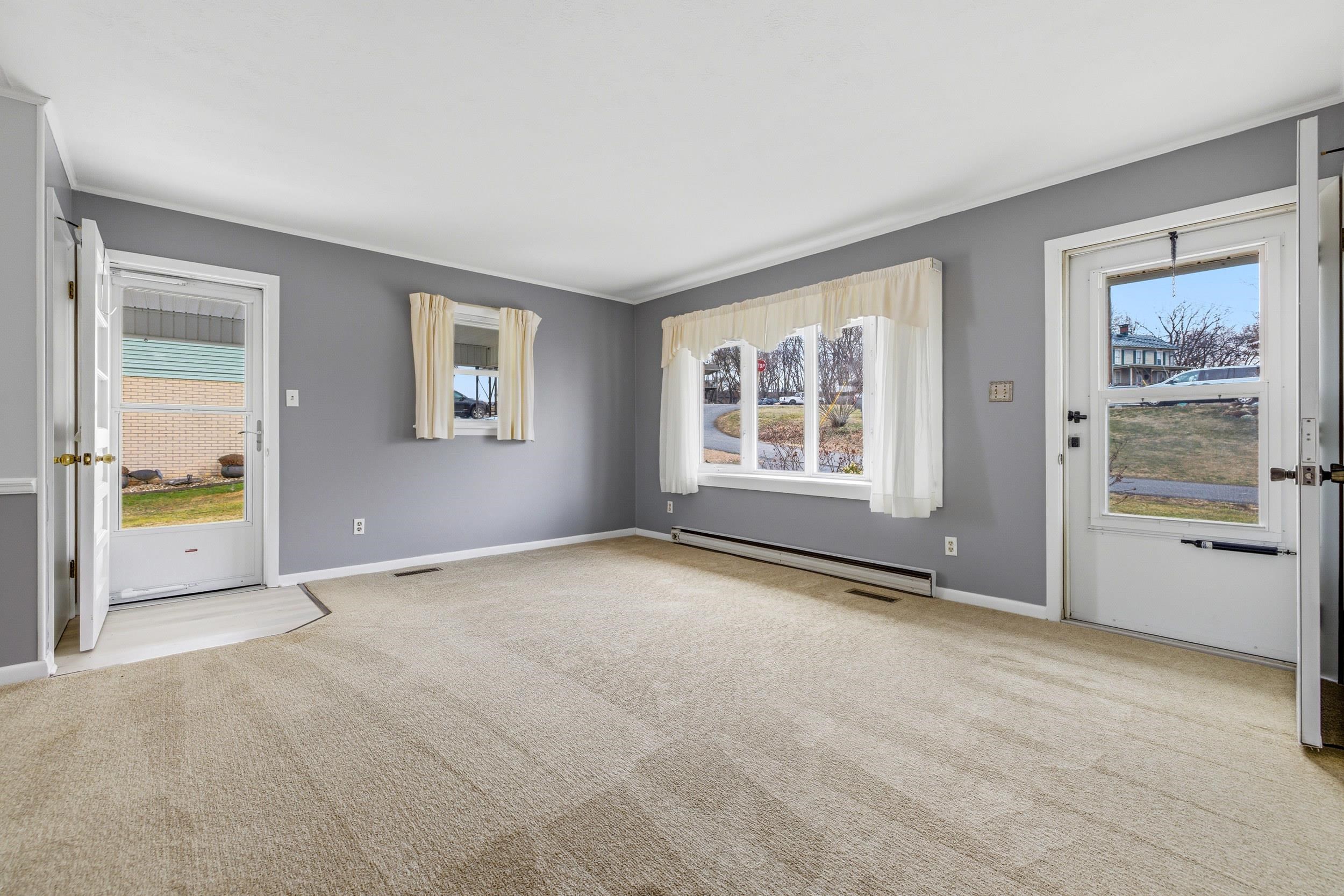 197 S C ST, TIMBERVILLE, Virginia 22853, 3 Bedrooms Bedrooms, ,2 BathroomsBathrooms,Residential,197 S C ST,674085 MLS # 674085