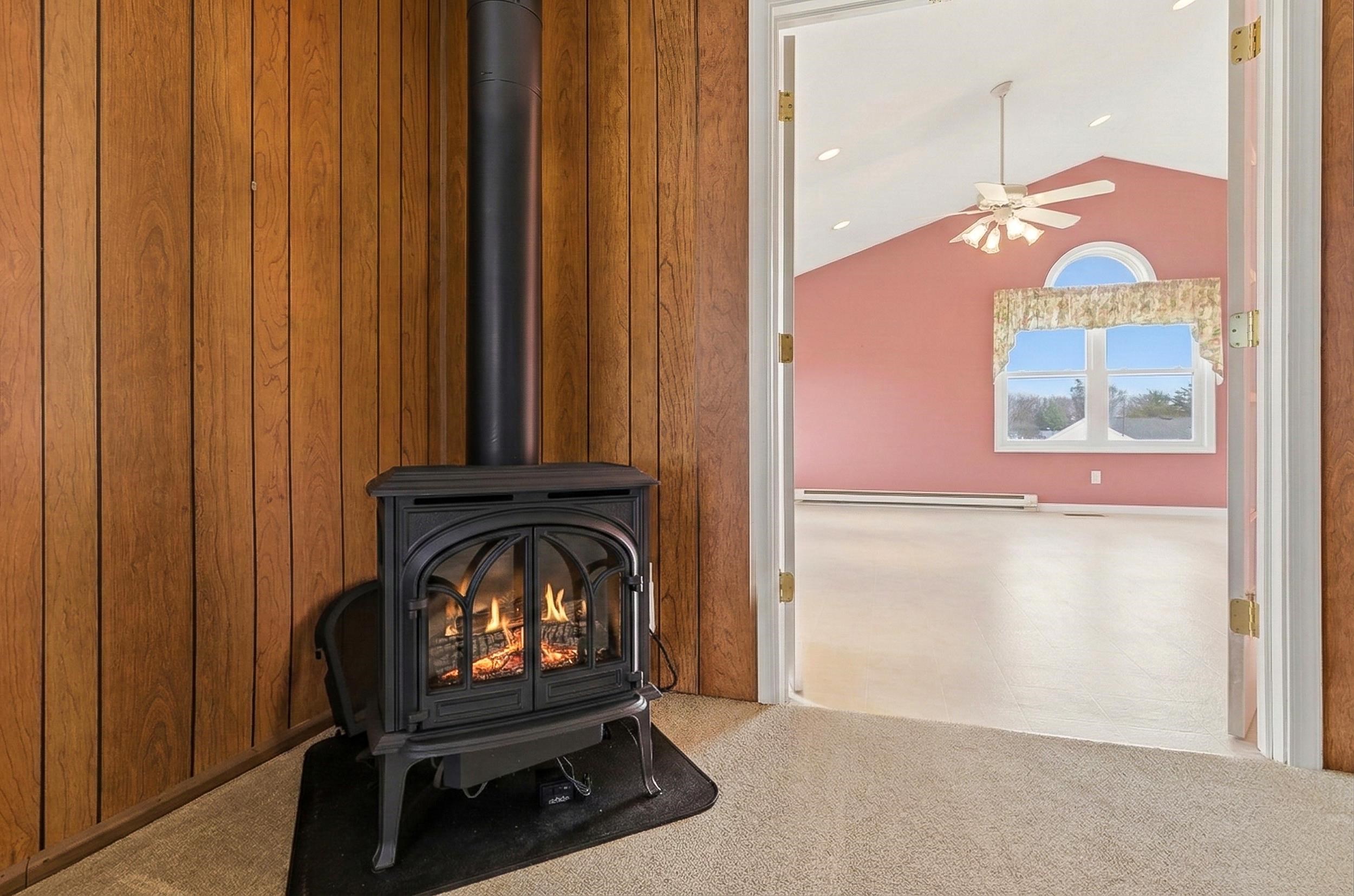 197 S C ST, TIMBERVILLE, Virginia 22853, 3 Bedrooms Bedrooms, ,2 BathroomsBathrooms,Residential,197 S C ST,674085 MLS # 674085