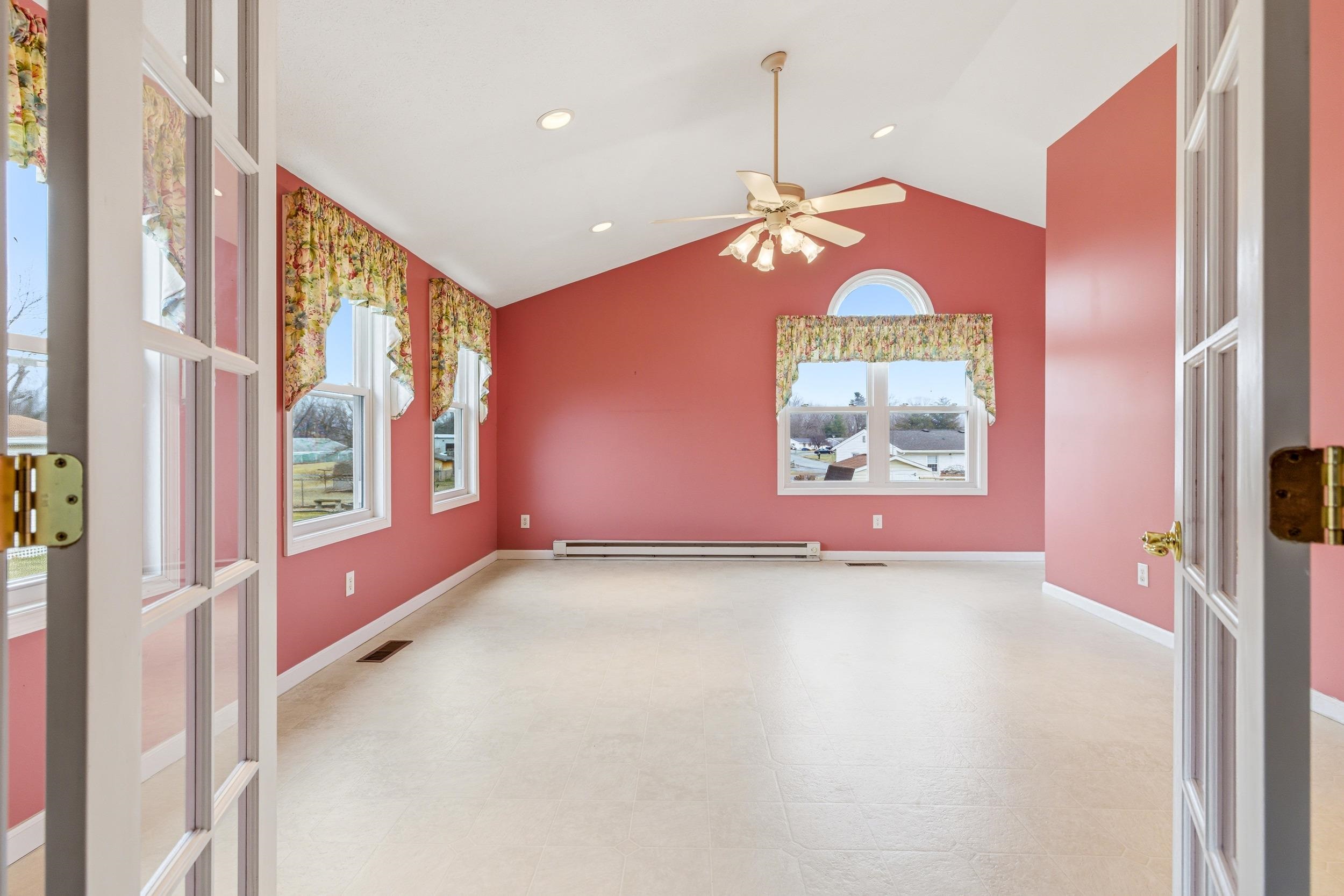 197 S C ST, TIMBERVILLE, Virginia 22853, 3 Bedrooms Bedrooms, ,2 BathroomsBathrooms,Residential,197 S C ST,674085 MLS # 674085